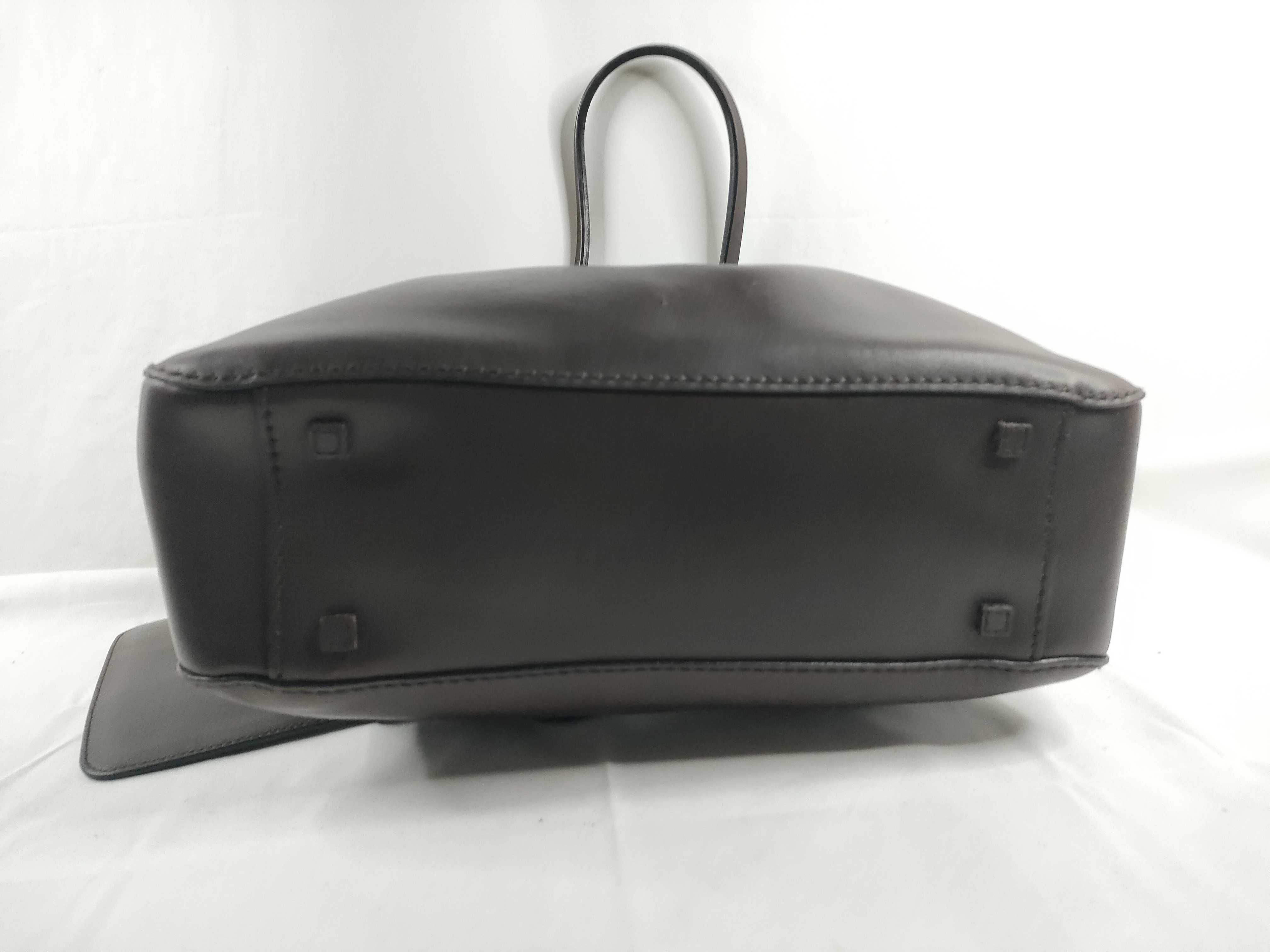 handbag tote bag, Tom Ford era, all leather, with pouch, brown tote bag — view 4