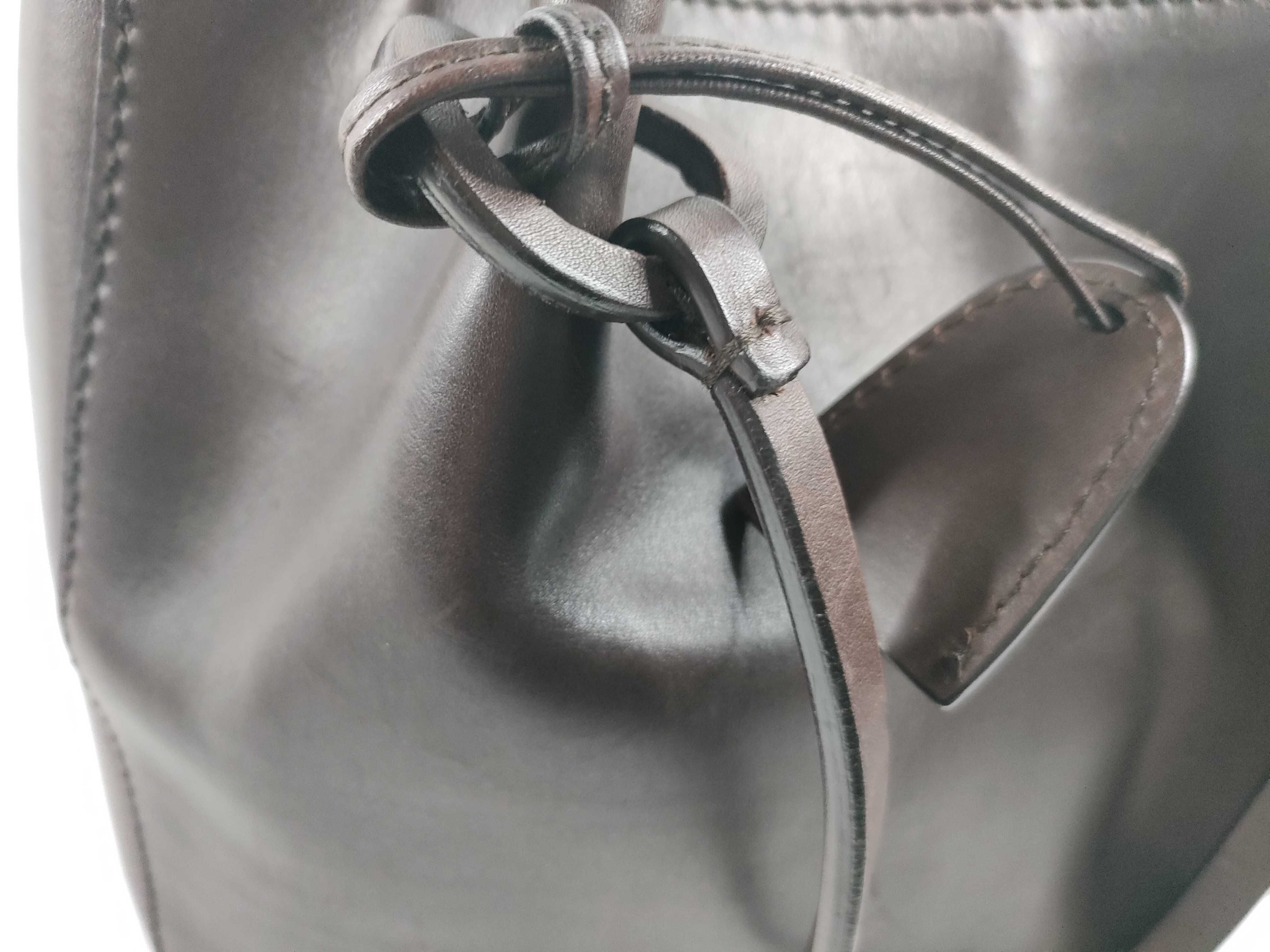 handbag tote bag, Tom Ford era, all leather, with pouch, brown tote bag — view 9