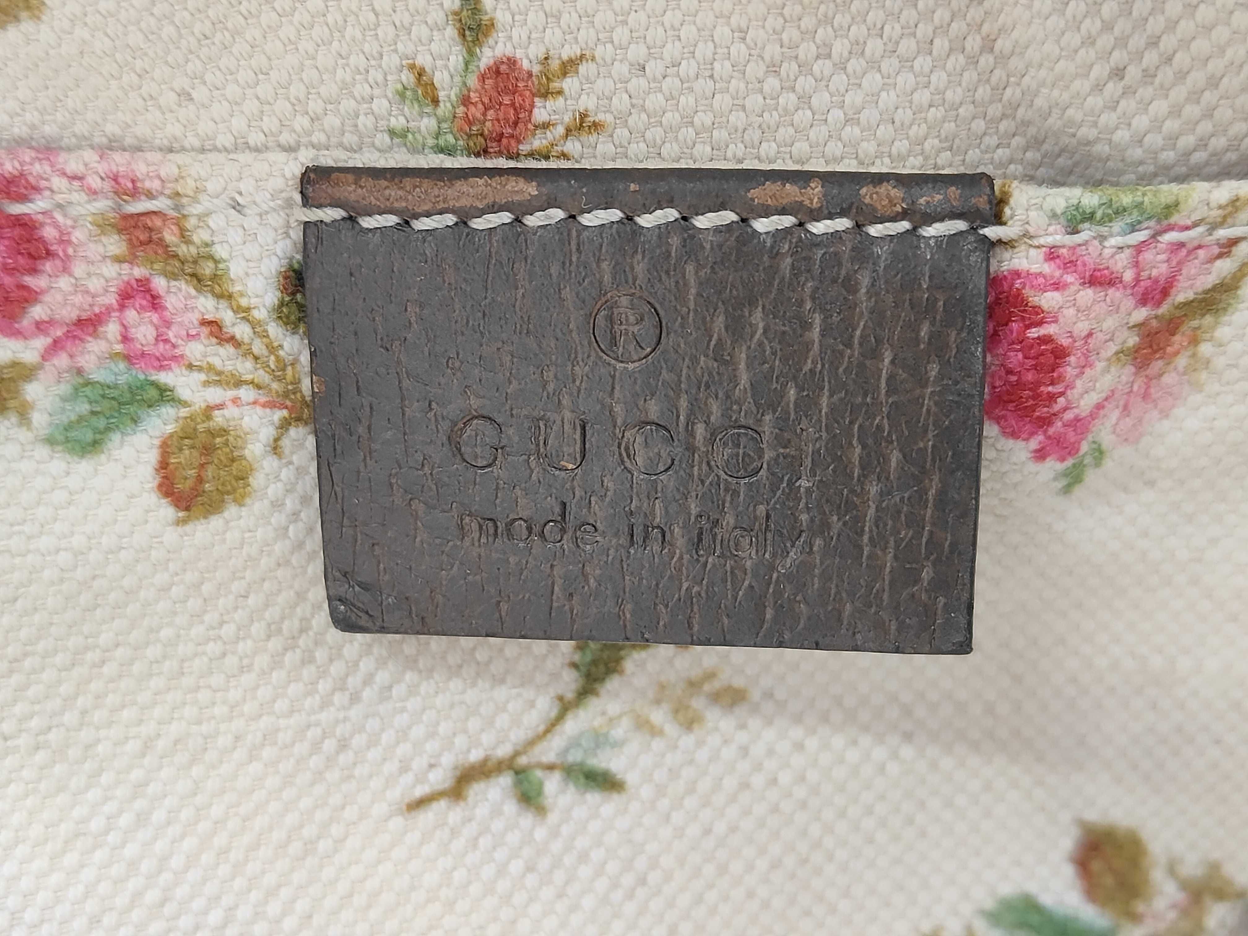 GG Supreme Neo Vintage Shoulder Bag — view 12