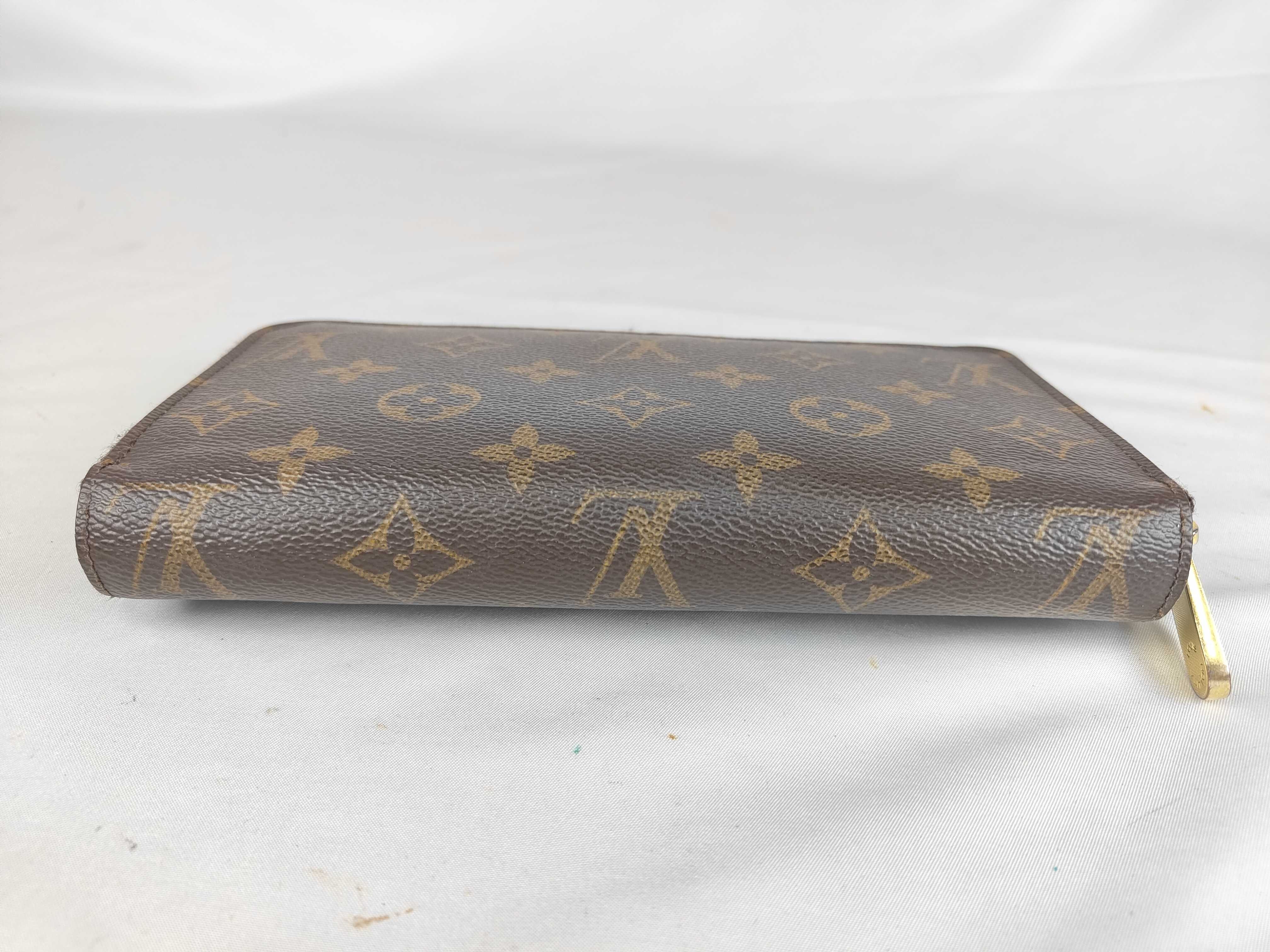Monogram M41896 Zippy Wallet Long Wallet — view 3