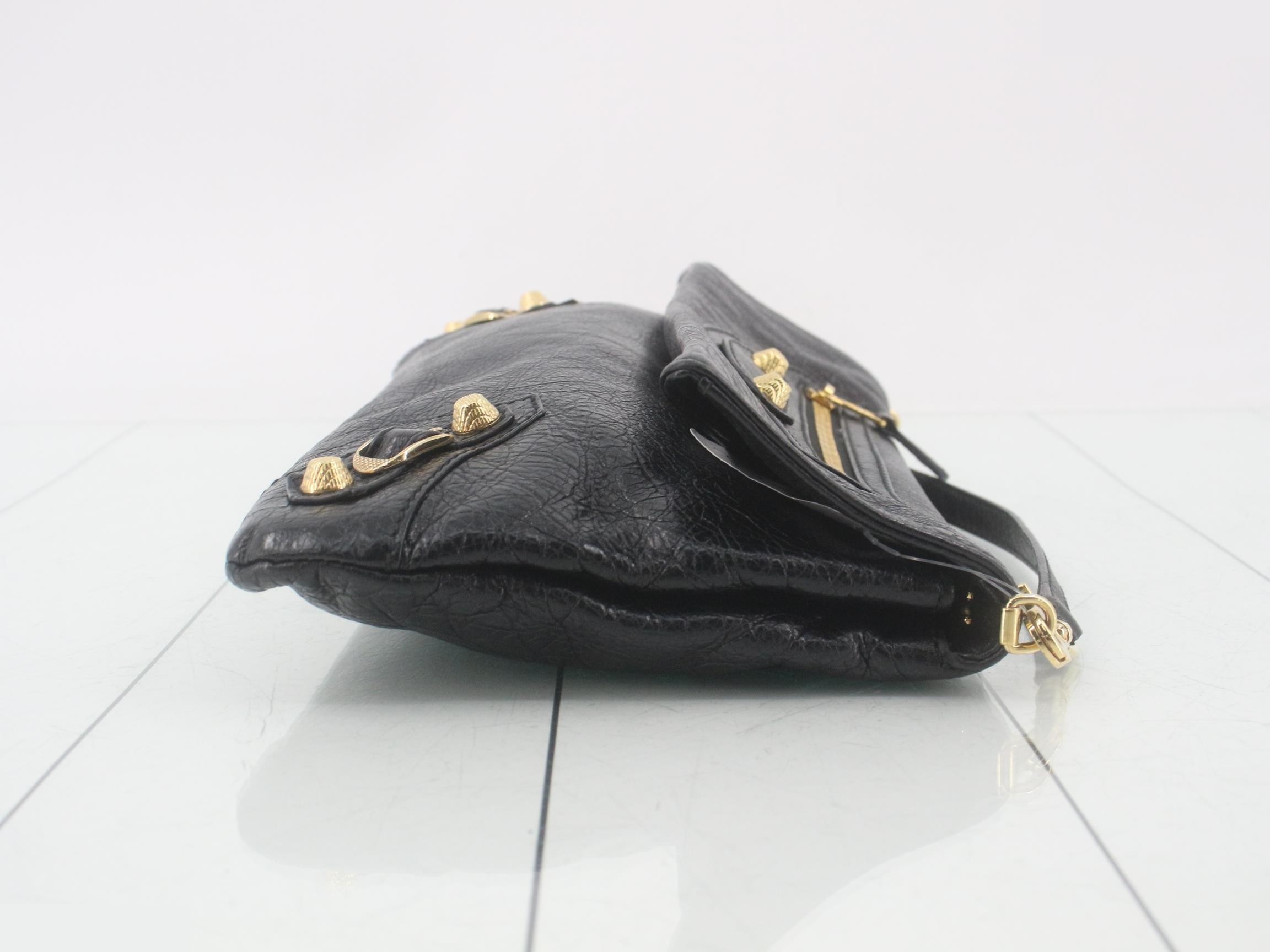 Classic (Bag) Shoulder Bag - Giant — view 3
