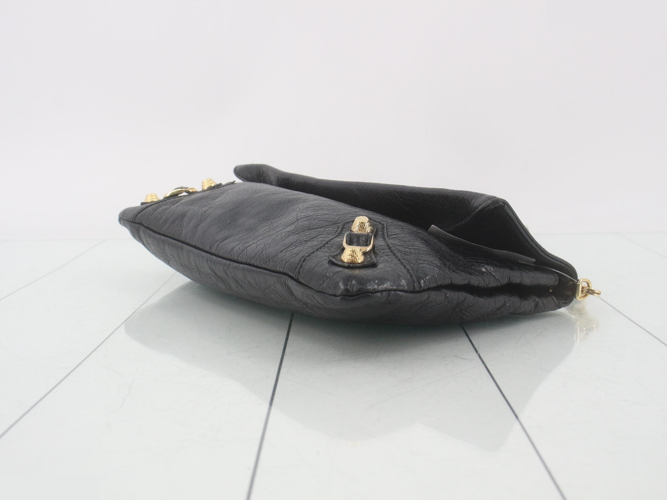 Classic (Bag) Shoulder Bag - Giant — view 6