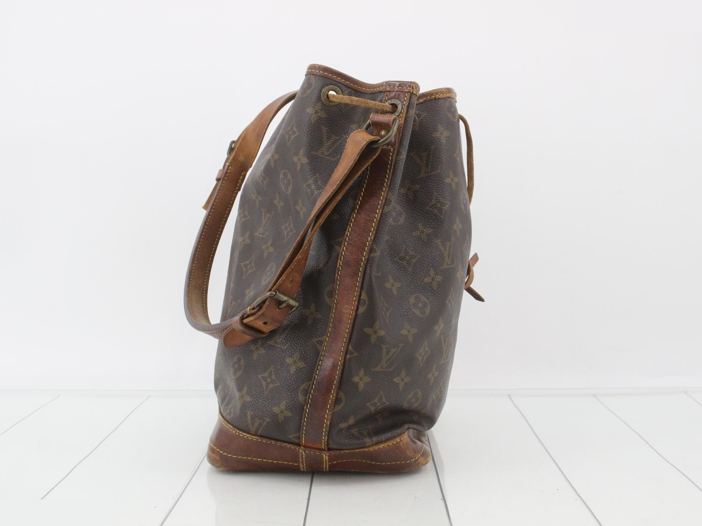 Monogram Noe shoulder bag — view 4