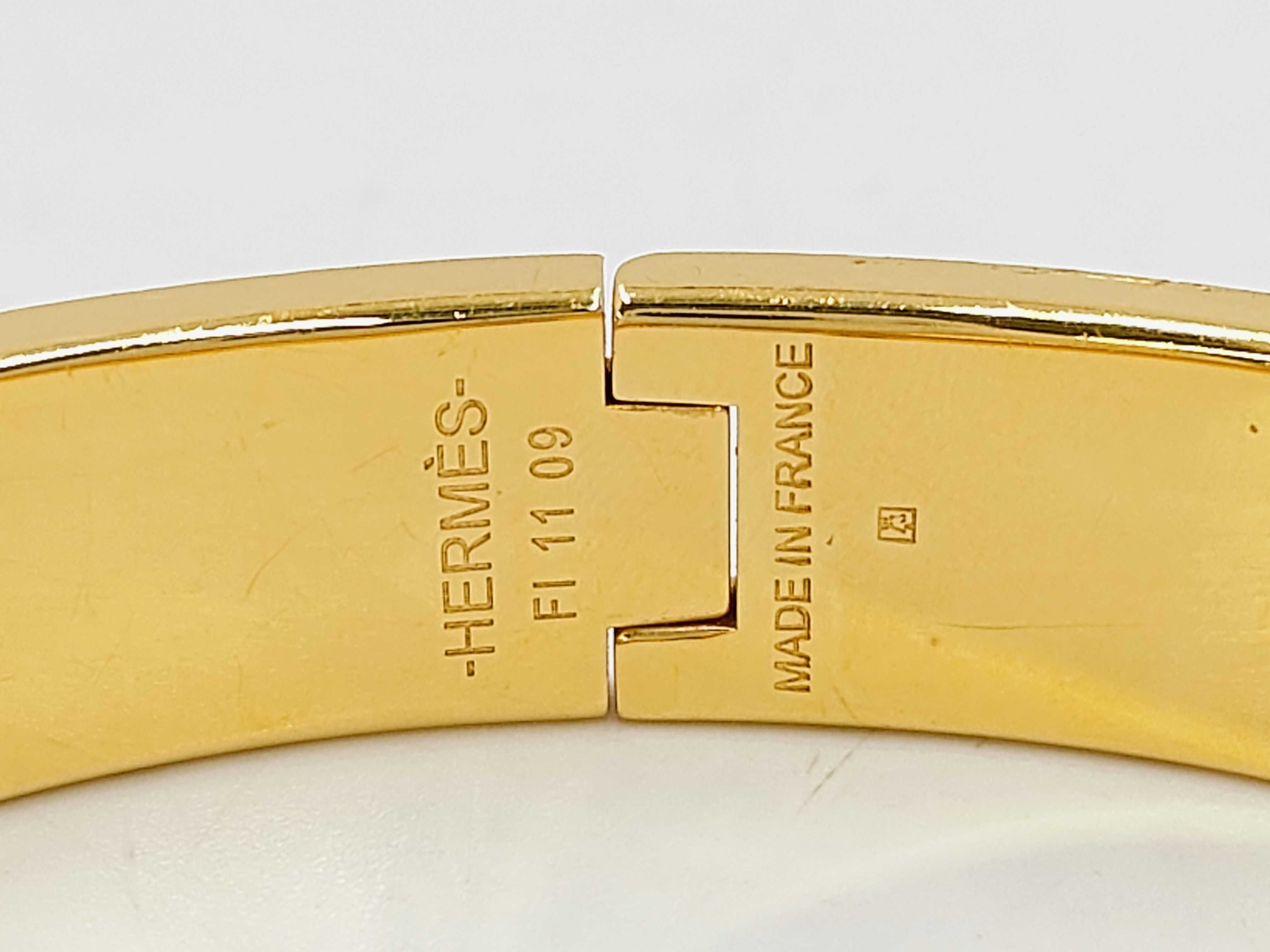 Clic Clac Gold Bangle White Bracelet/Bangle — view 5