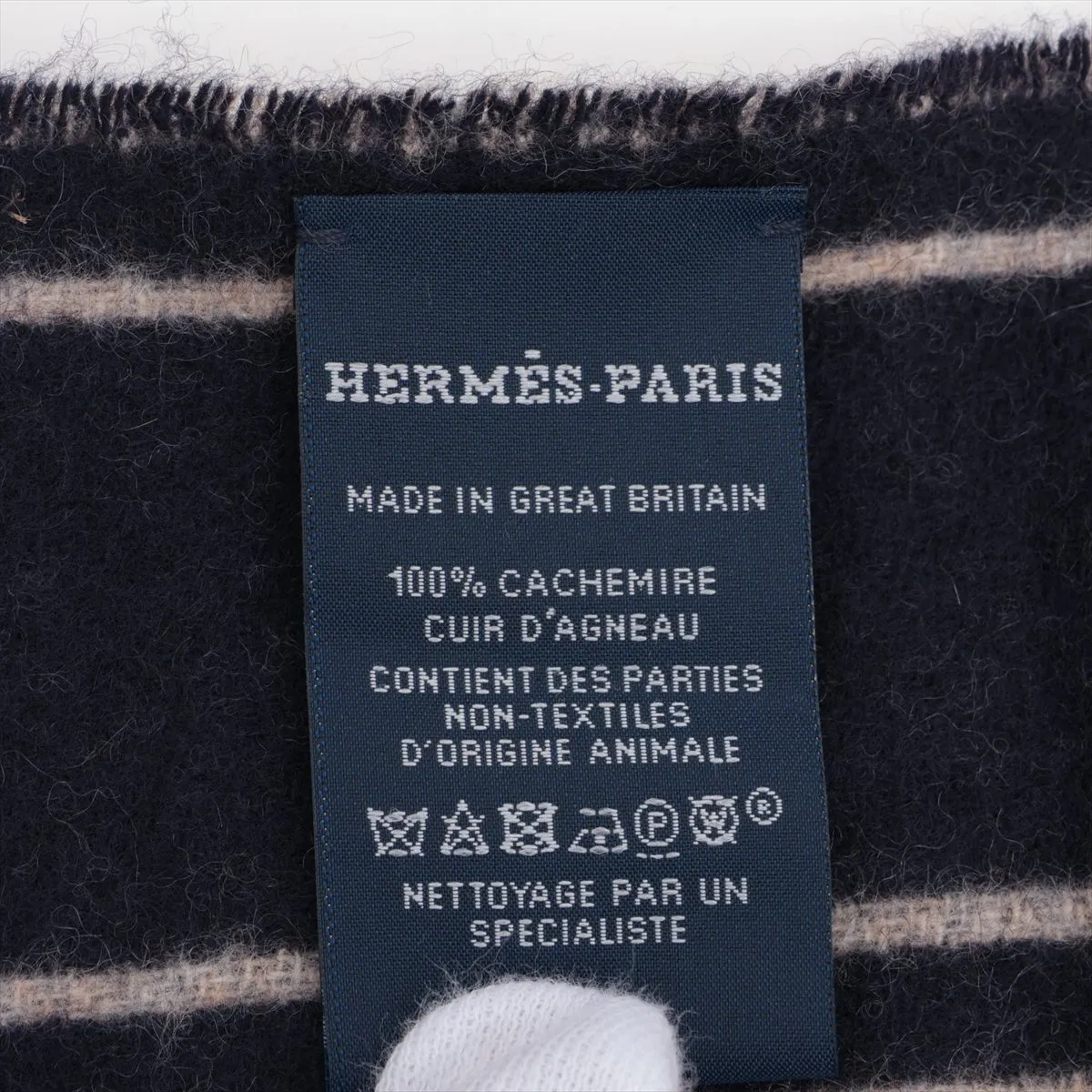 Clé de H scarf, cashmere, navy x beige. Shows signs of wear, — view 3