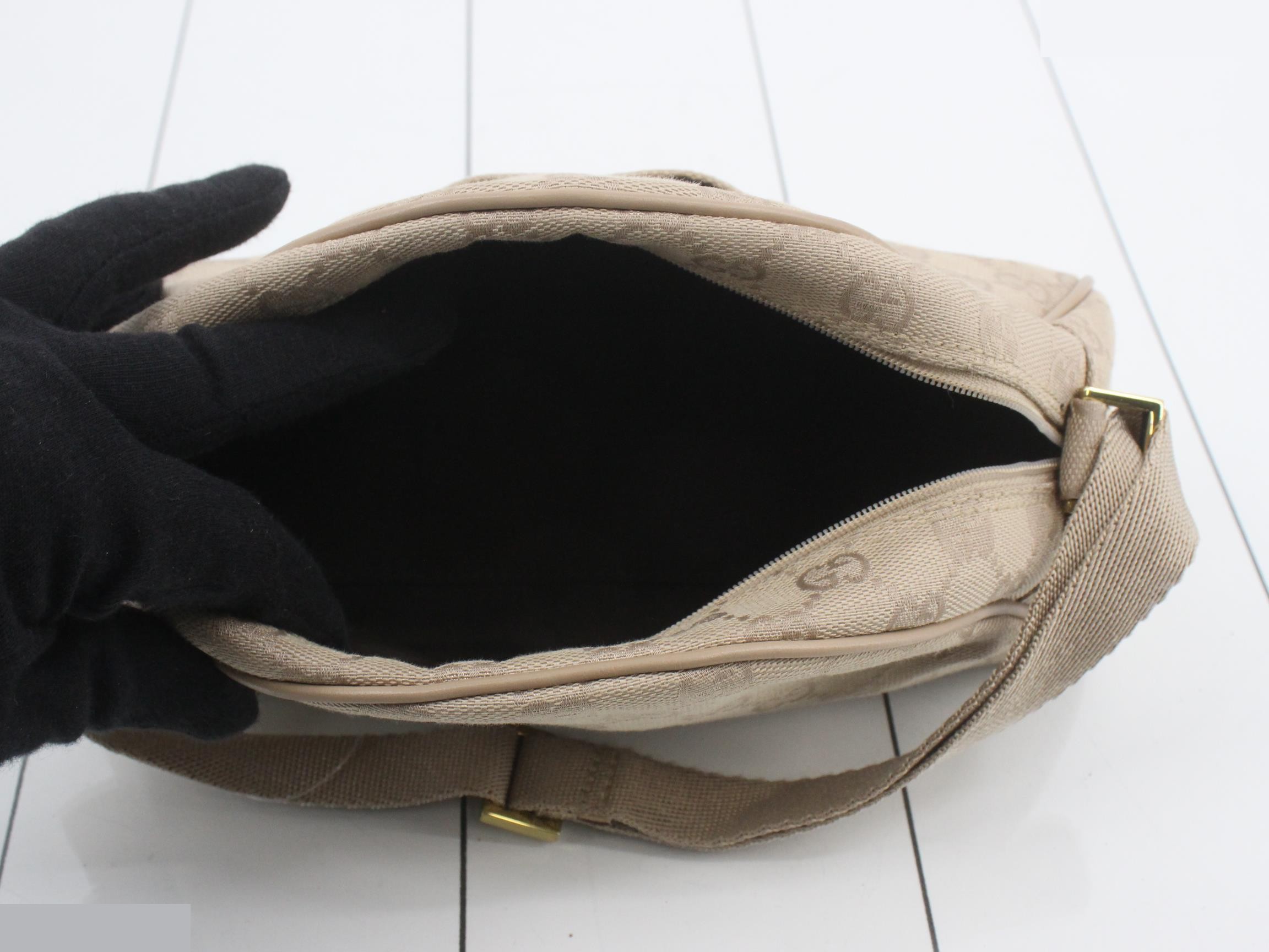 GG Canvas Shoulder Pouch, Beige — view 4