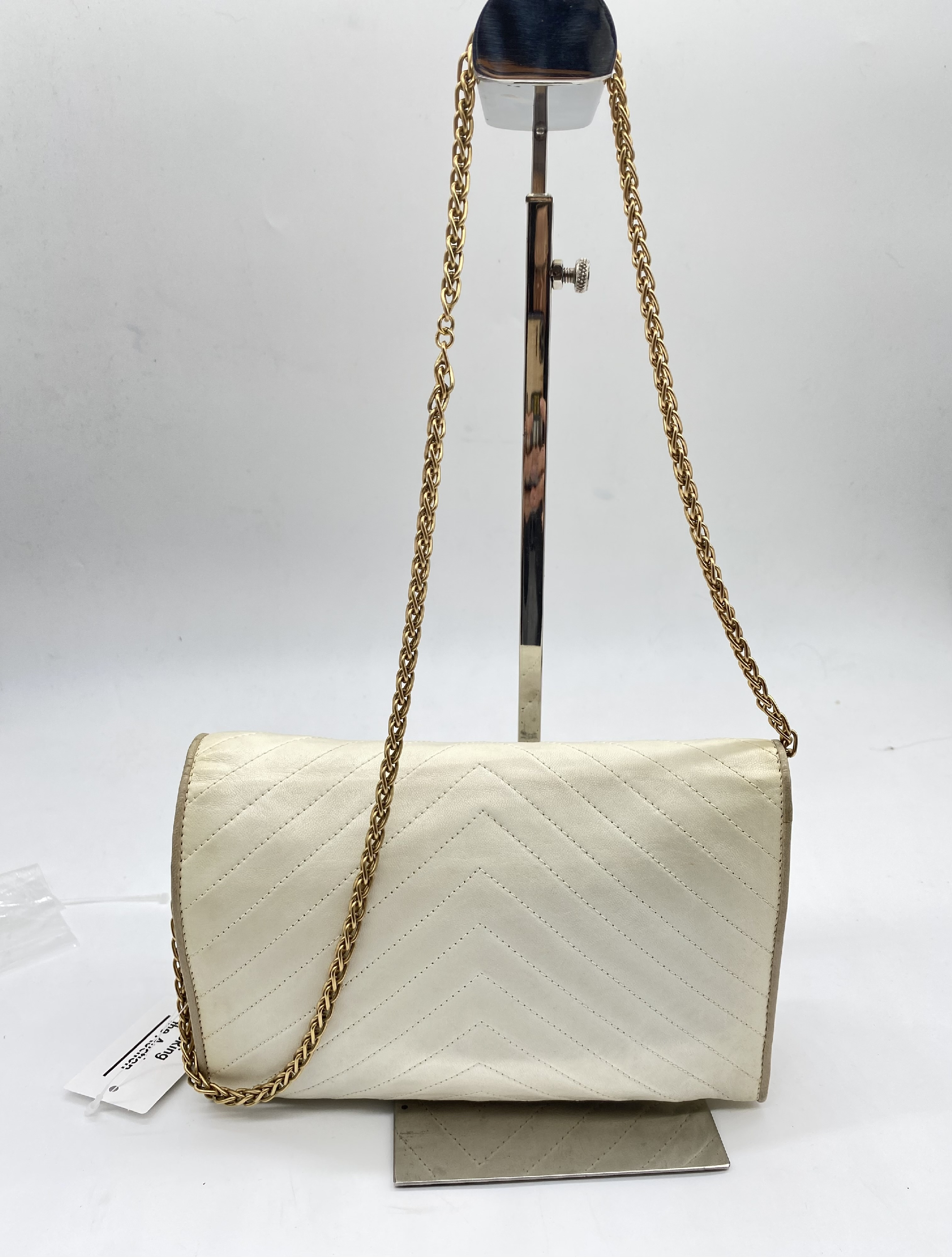 v stitch leather here mark shoulder bag — view 2