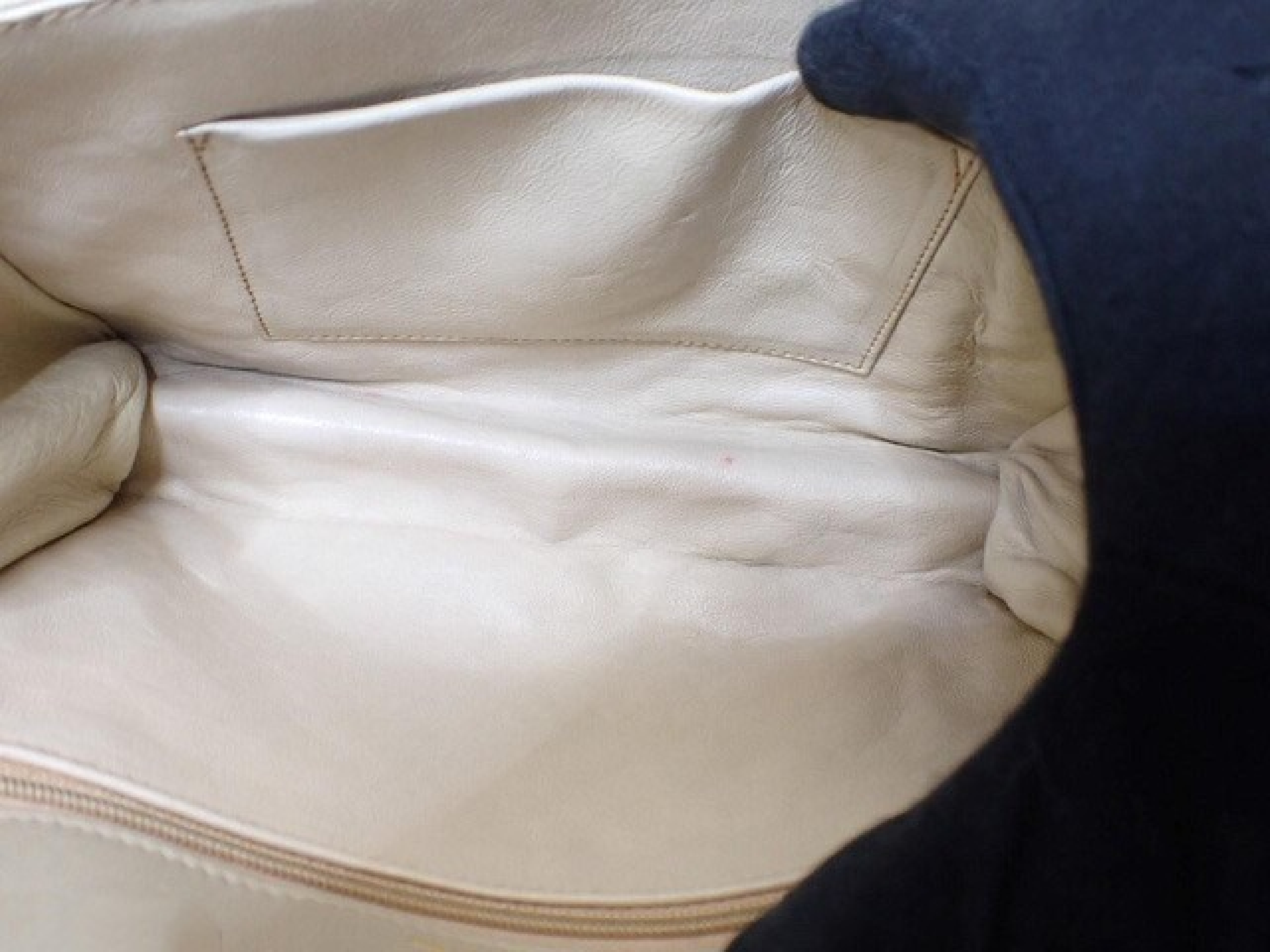 v stitch leather here mark shoulder bag — view 8