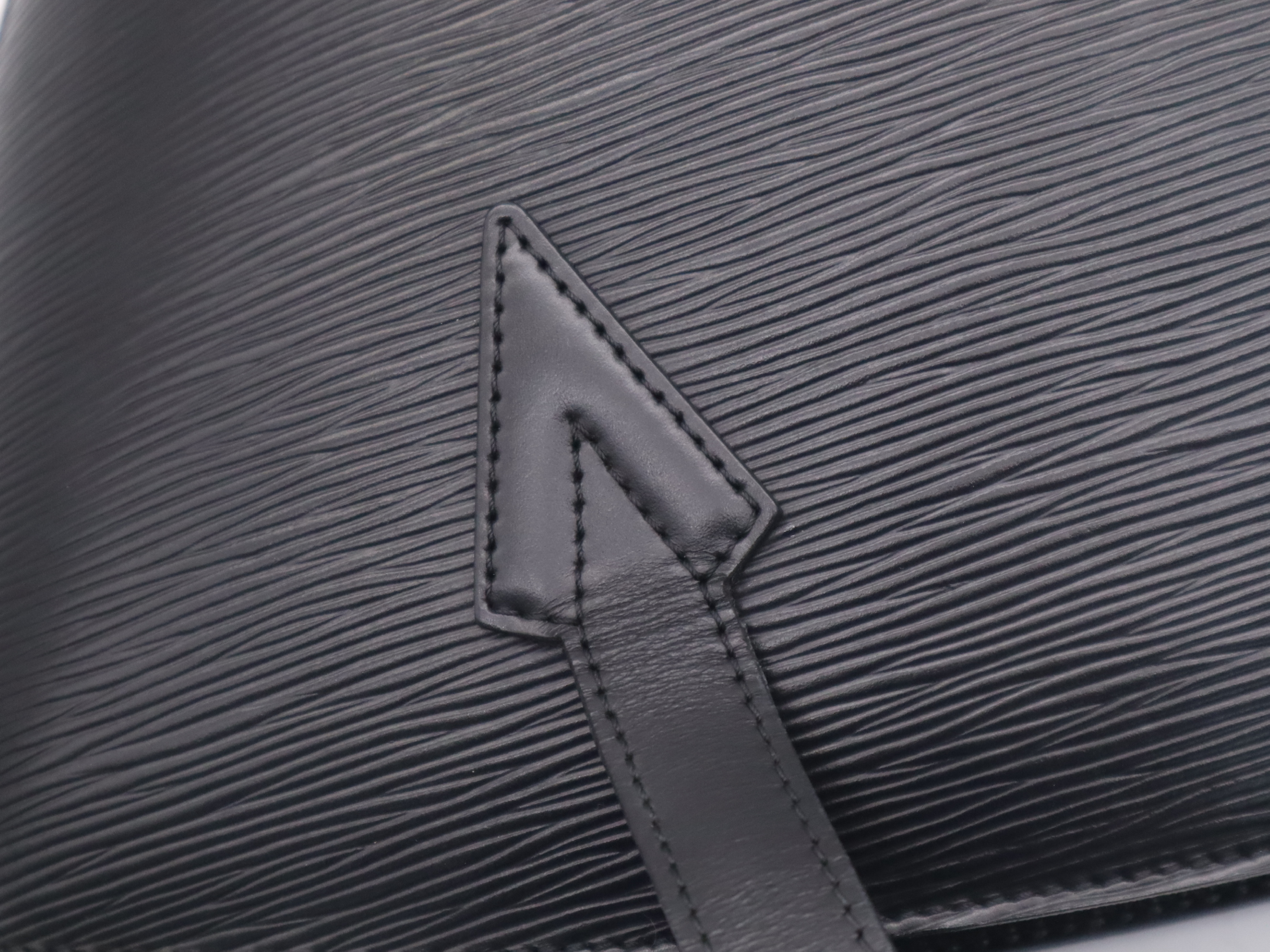 M52272 Epi Saint Jacques Noir Tote Bag — view 7