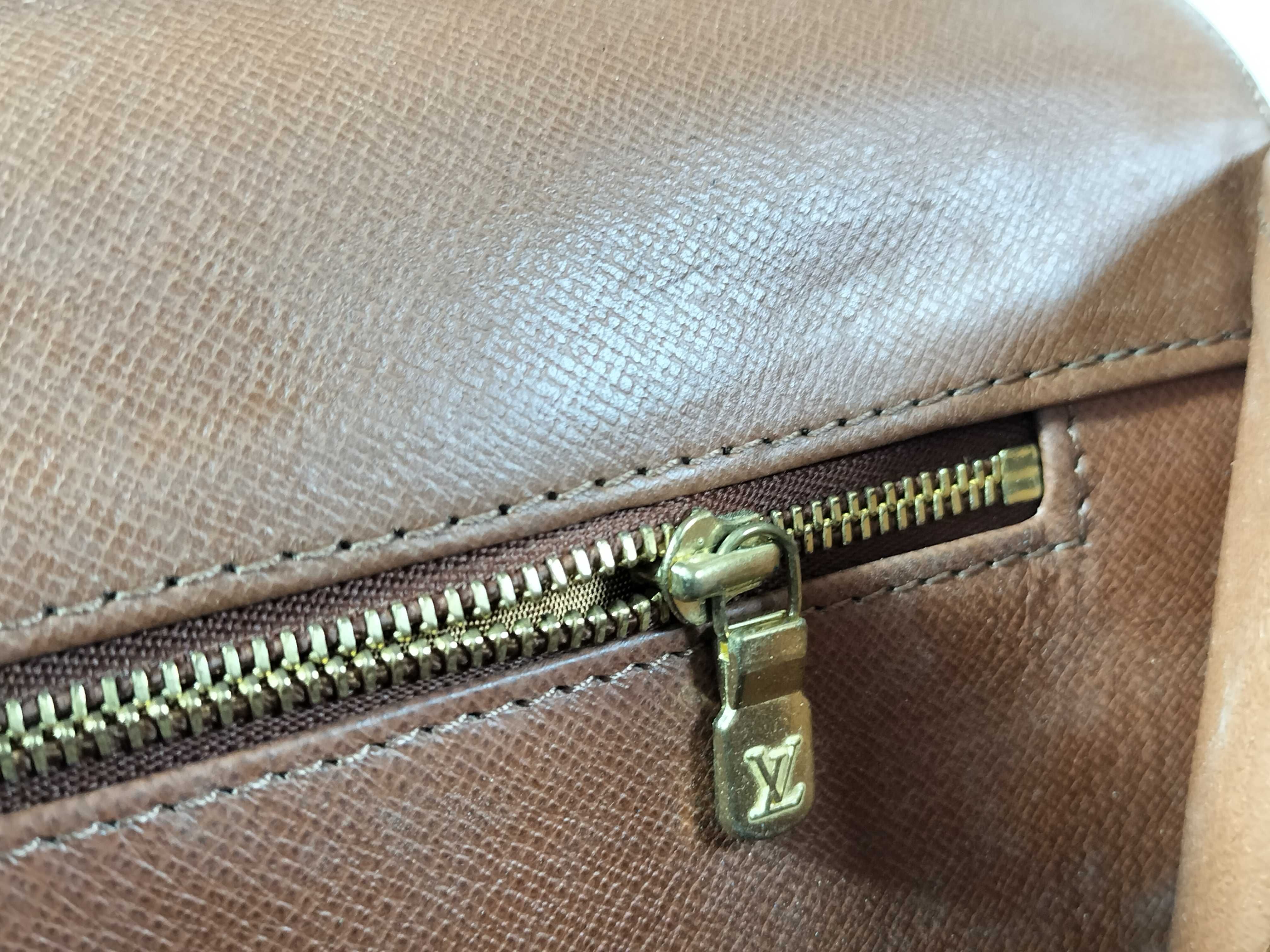 Monogram Louis Vuitton Second Bag — view 9