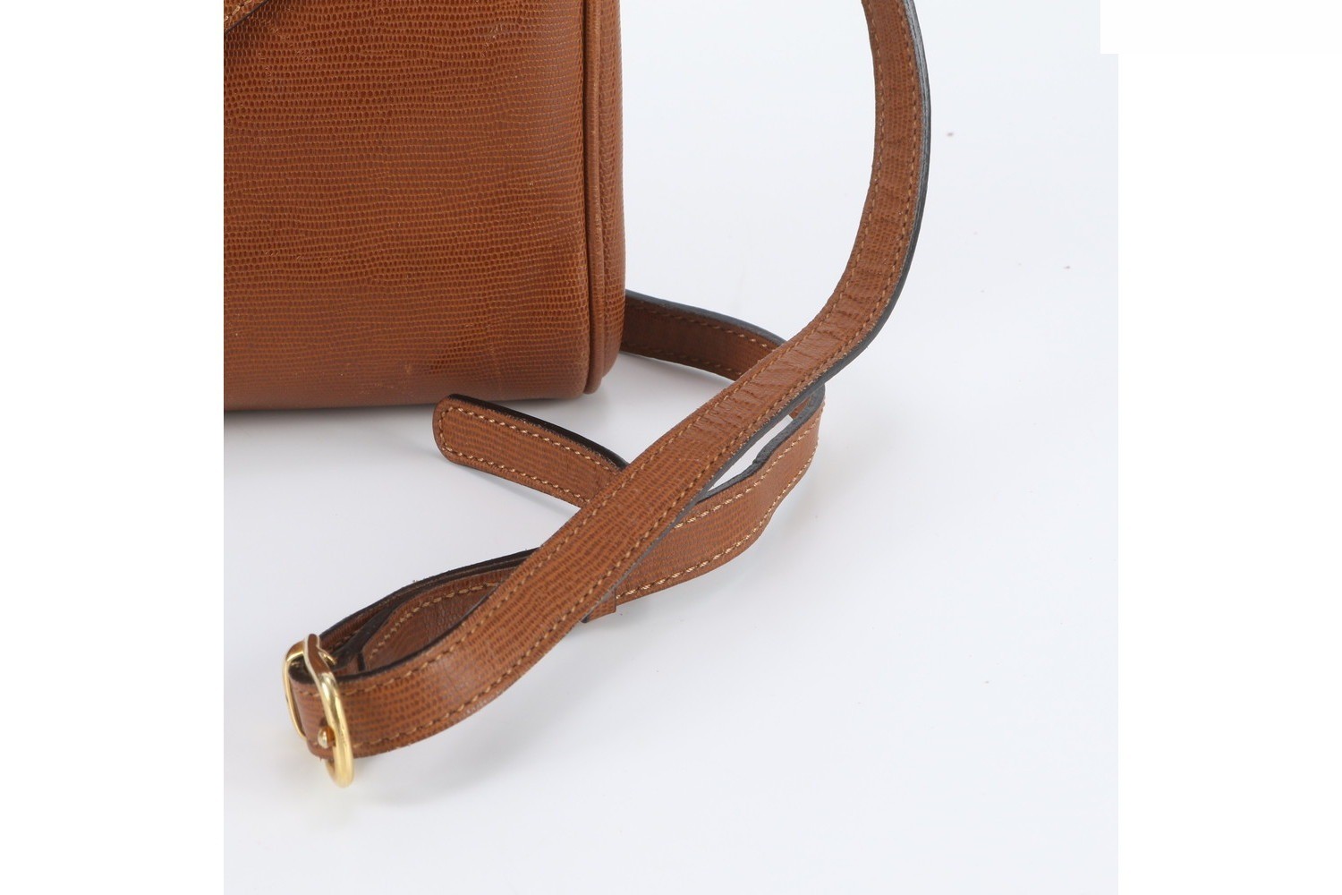 Lizard embossed leather shoulder bag — view 2