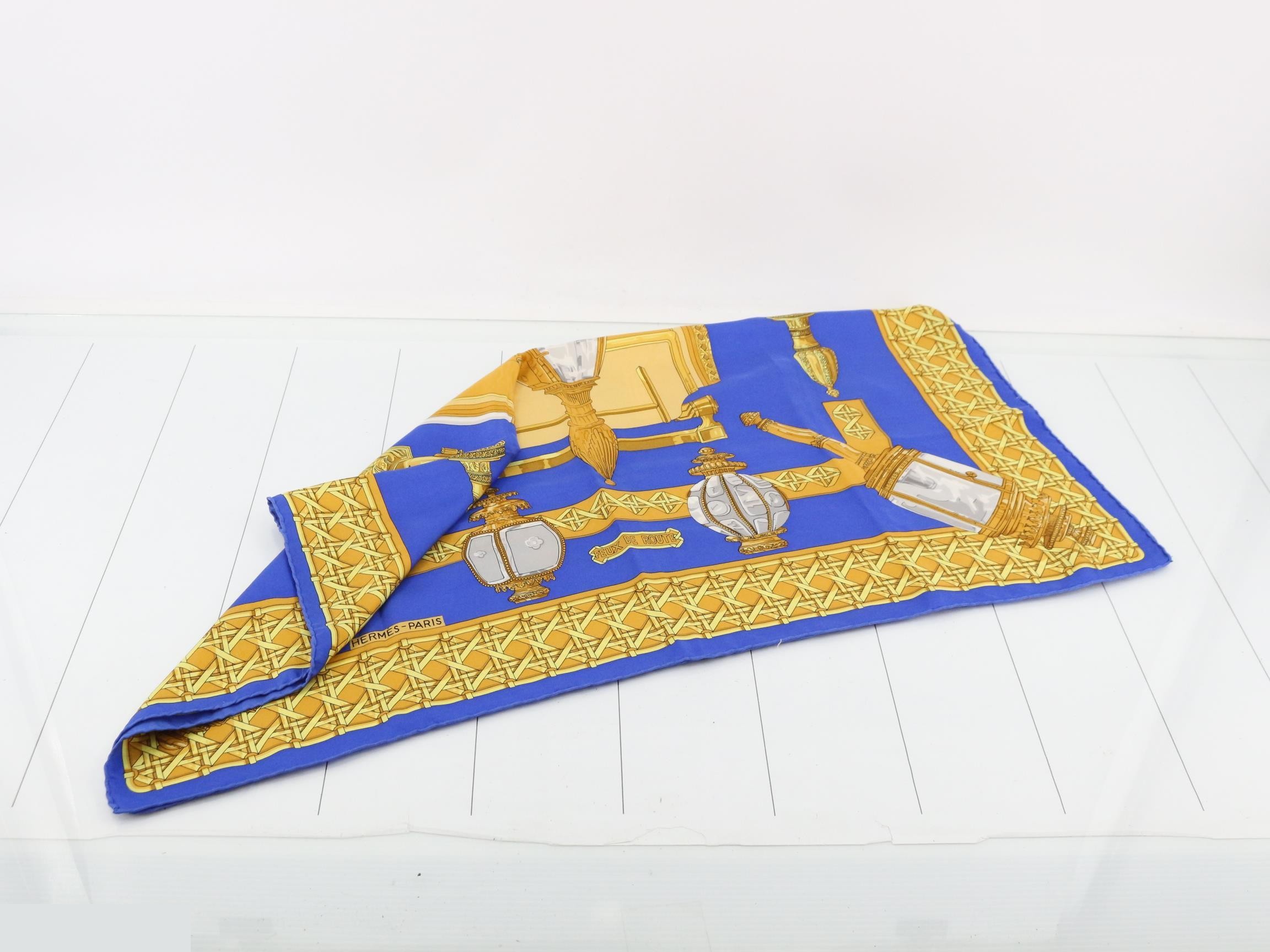 scarf — view 3