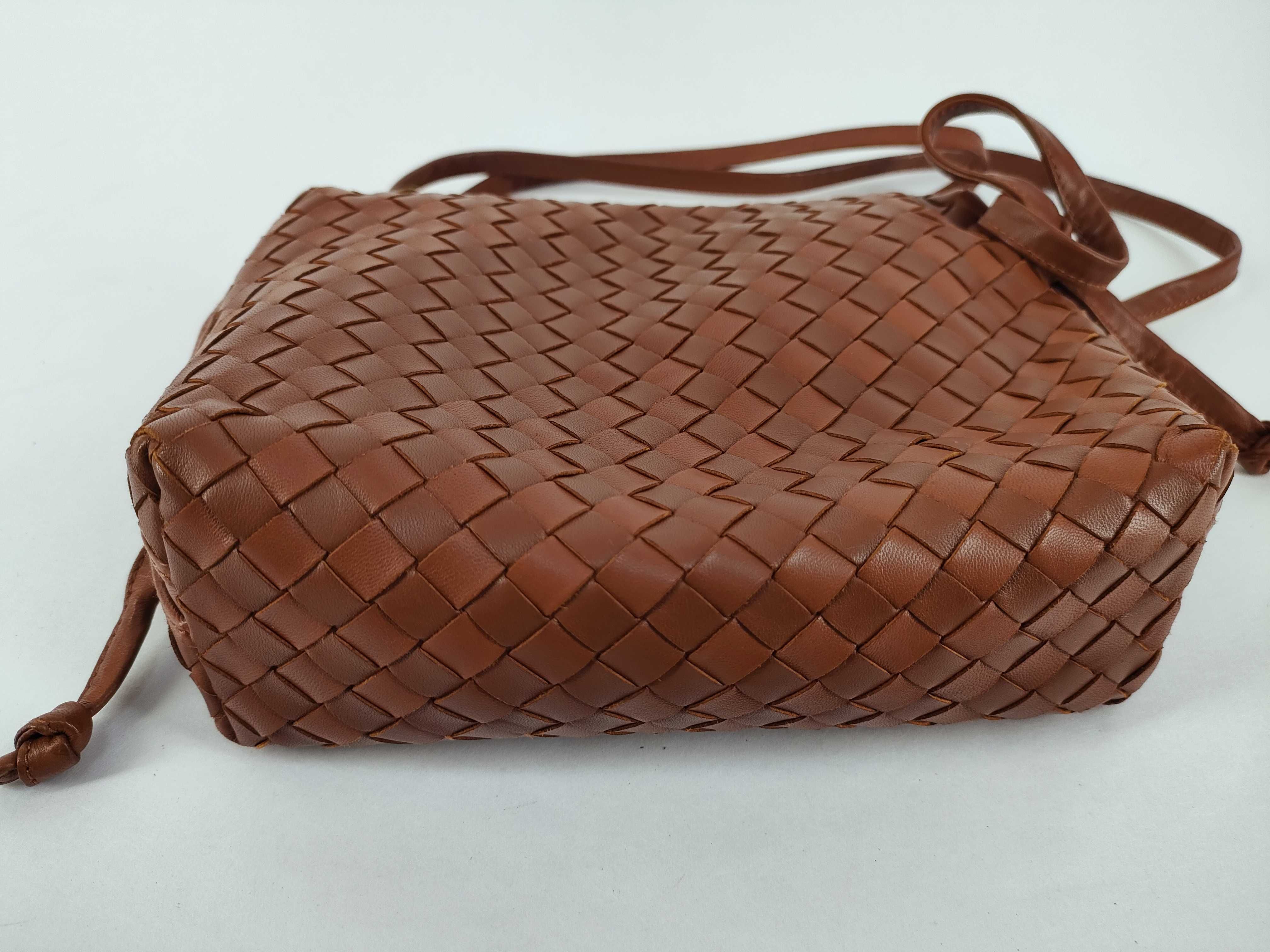 Intrecciato Shoulder Bag, Brown Shoulder Bag — view 7