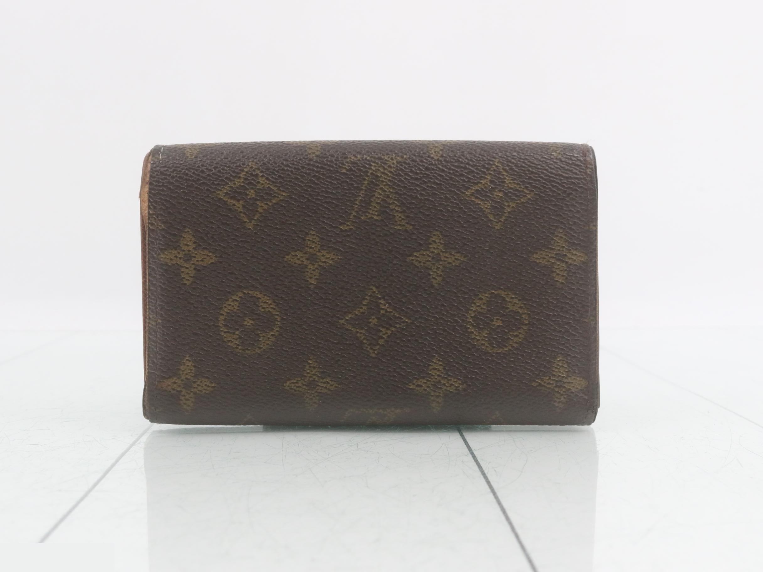 wallet — view 2