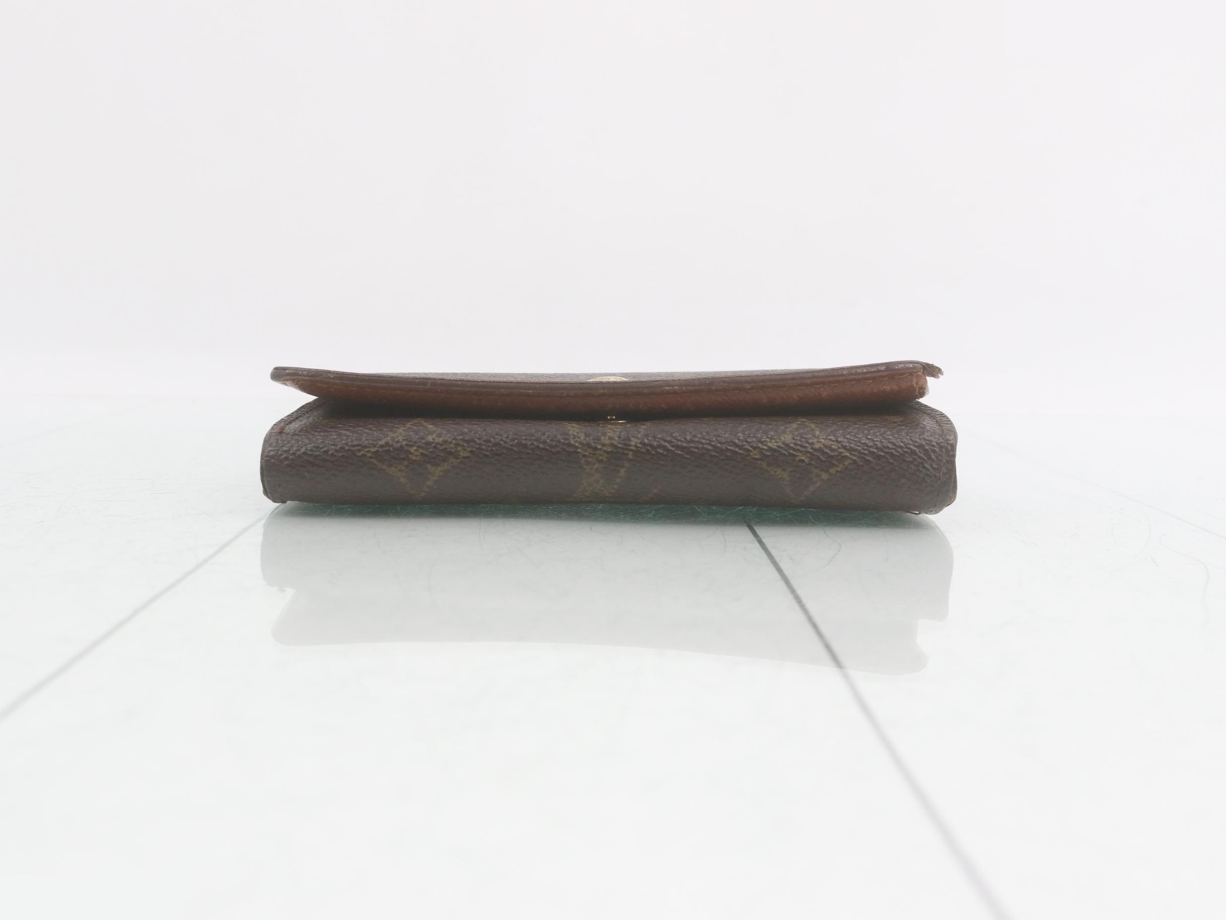 wallet — view 3
