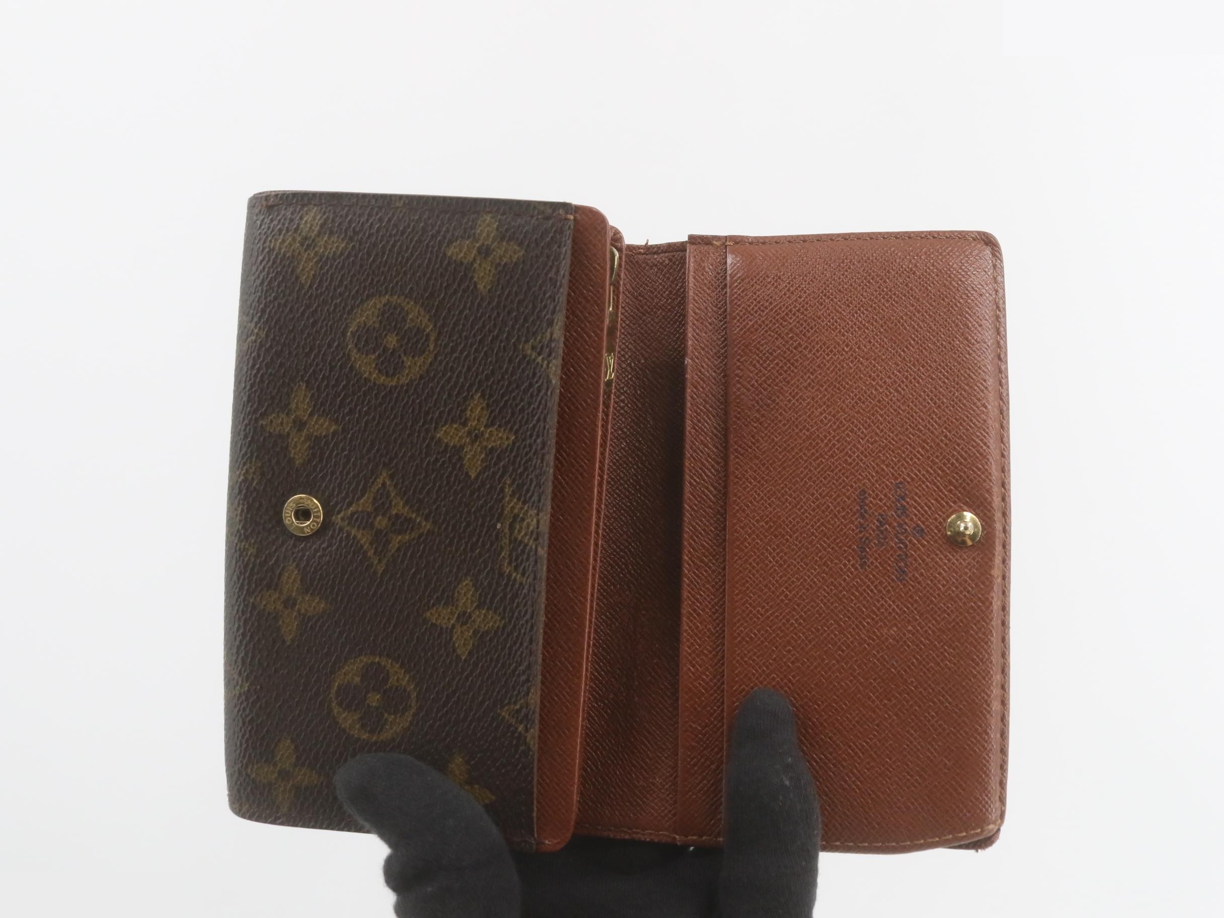 wallet — view 4