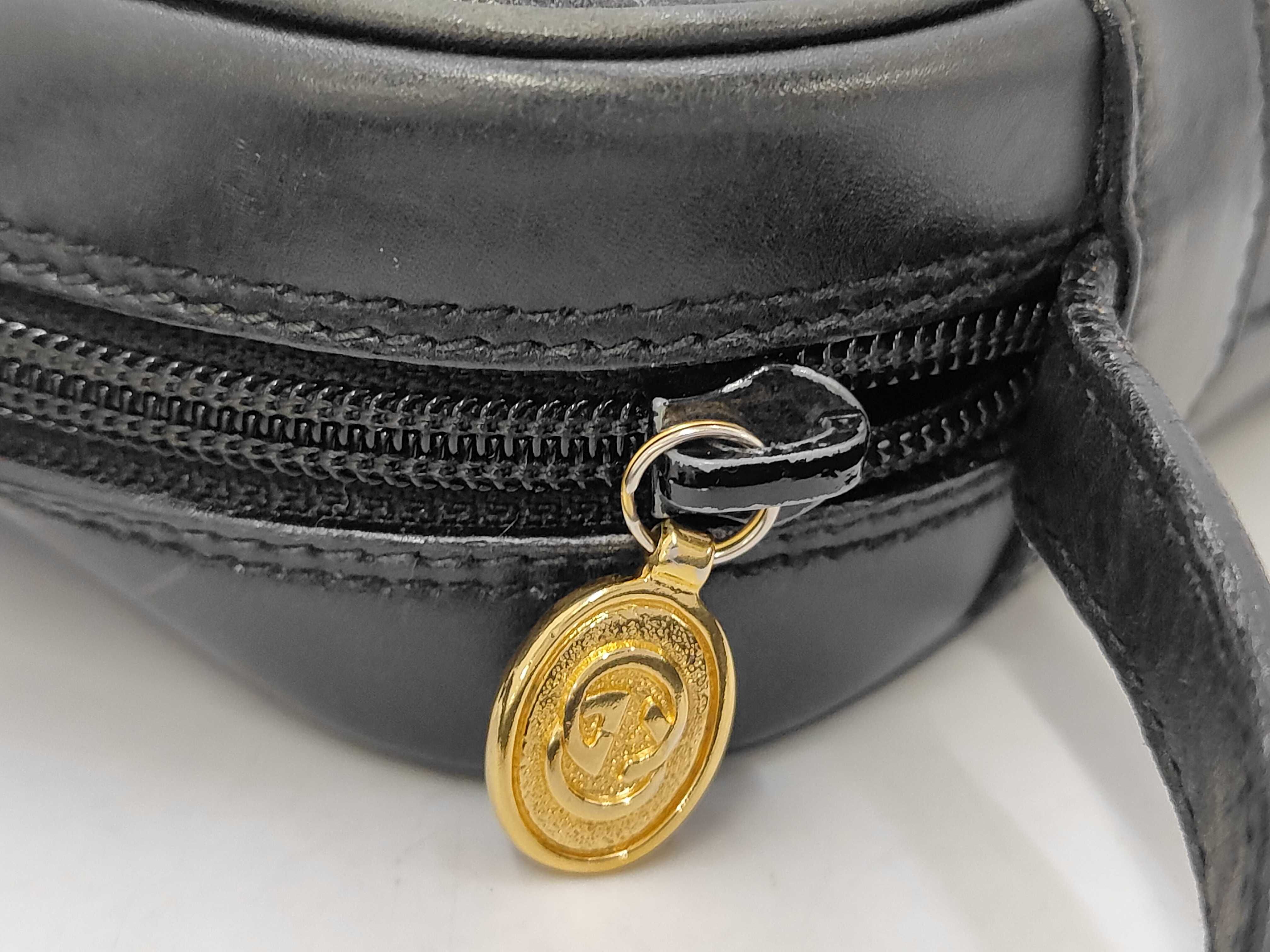 Old Gucci Interlocking G Shoulder Bag — view 8