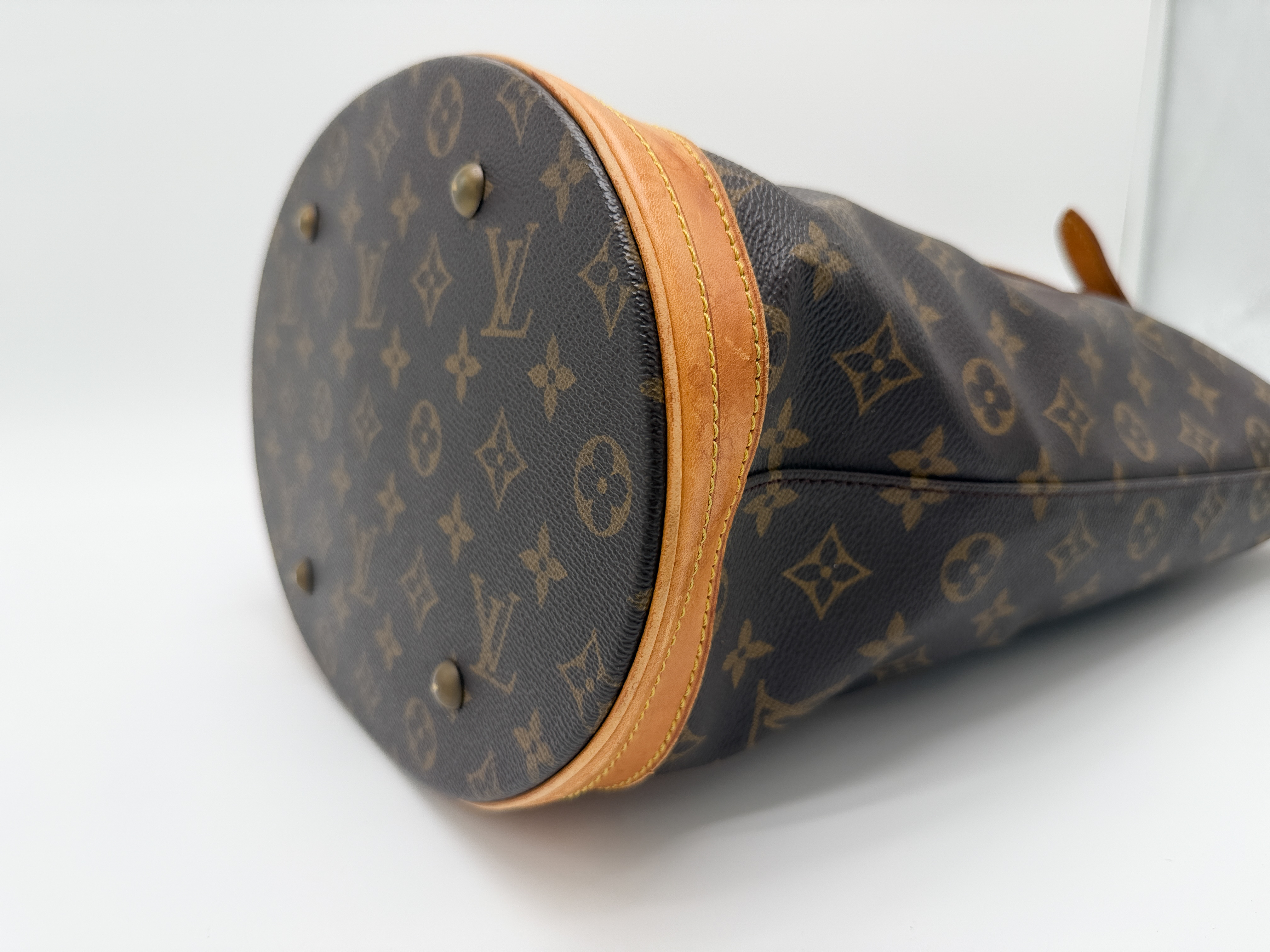 Monogram M42236 Bucket GM Shoulder Bag (No stickiness) — view 6