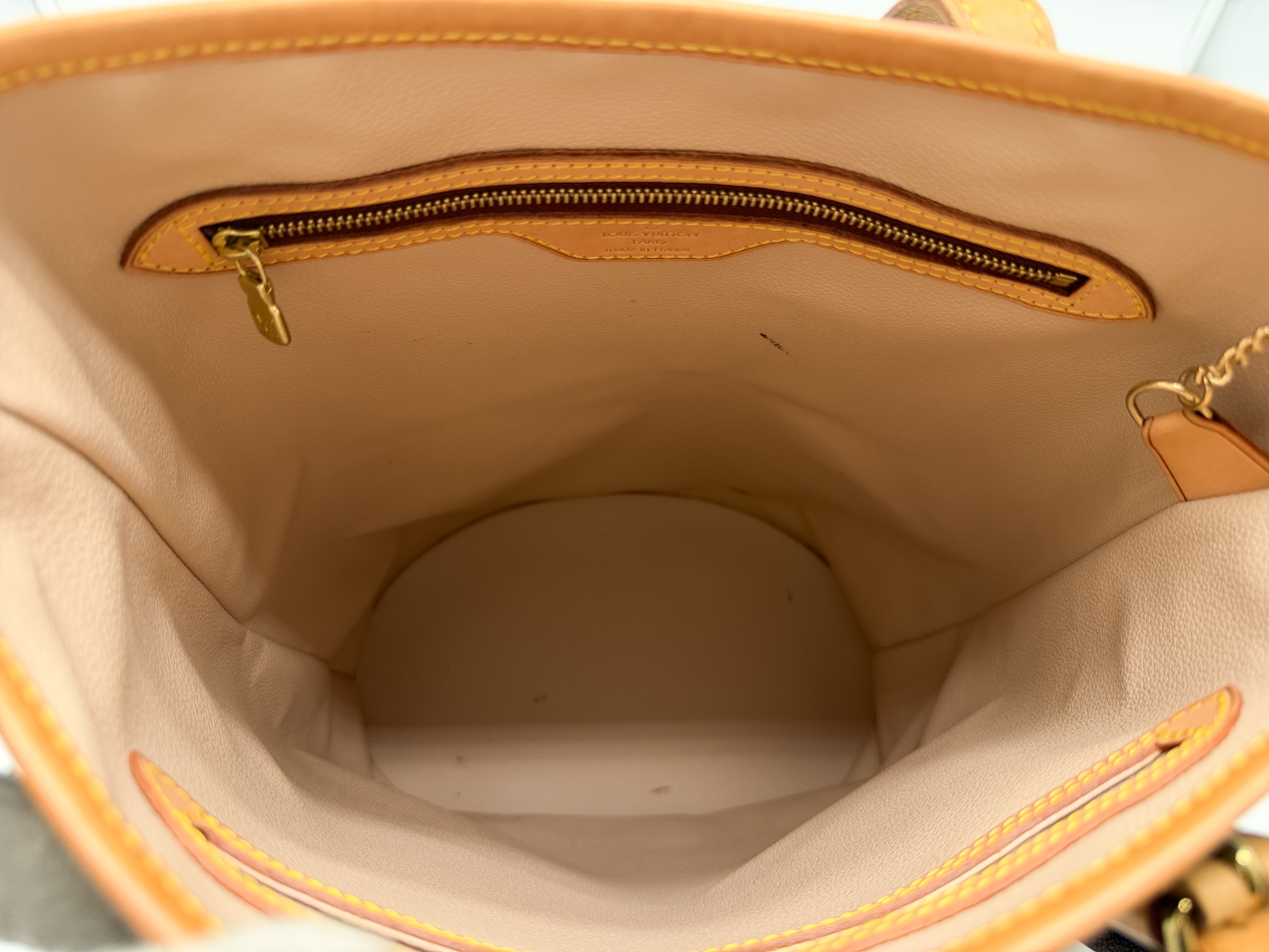 Monogram M42236 Bucket GM Shoulder Bag (No stickiness) — view 8