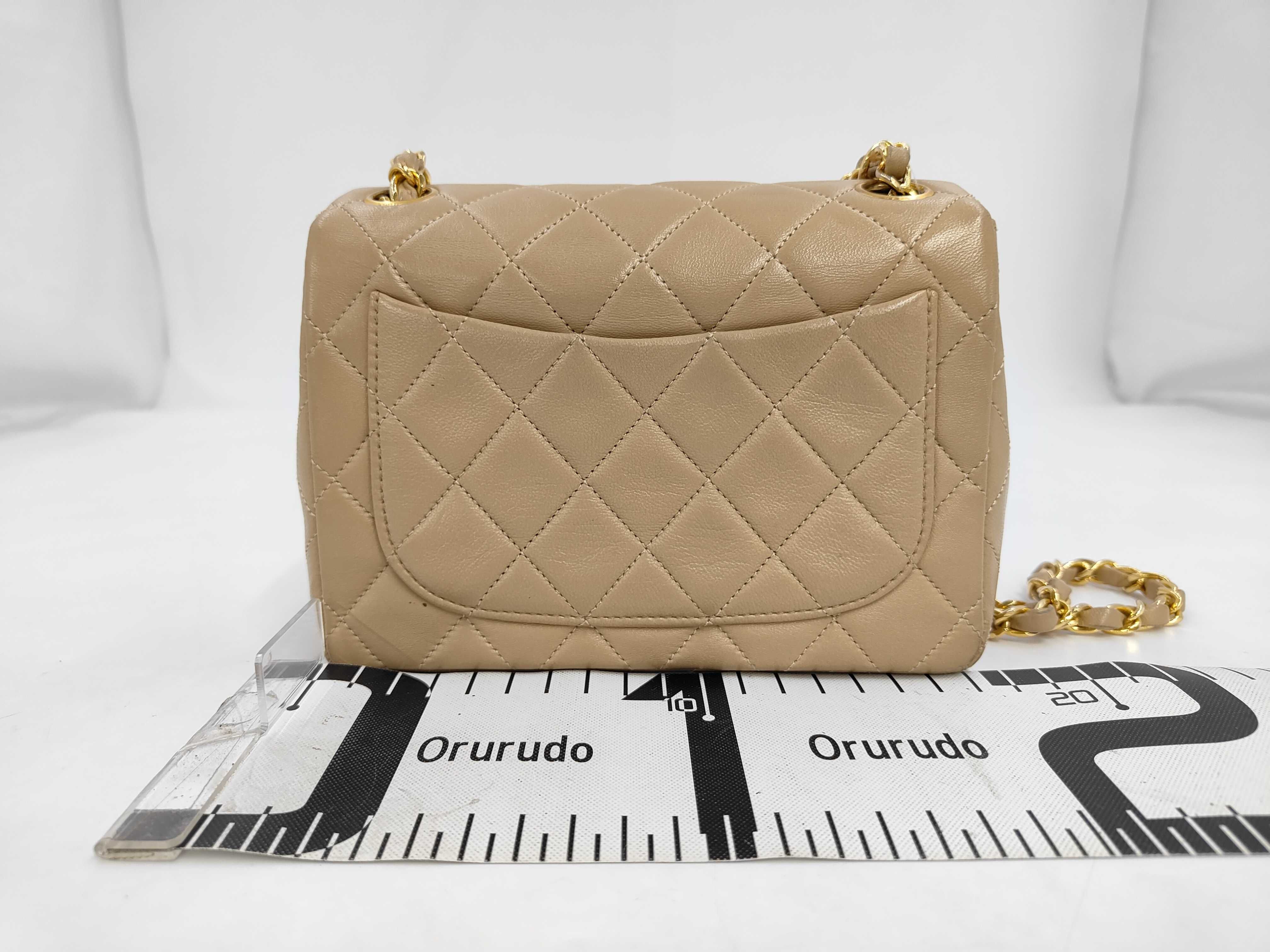 Lambskin Matelassé 20 Beige Single Flap Gold Hardware Chain Shoulder Bag — view 2