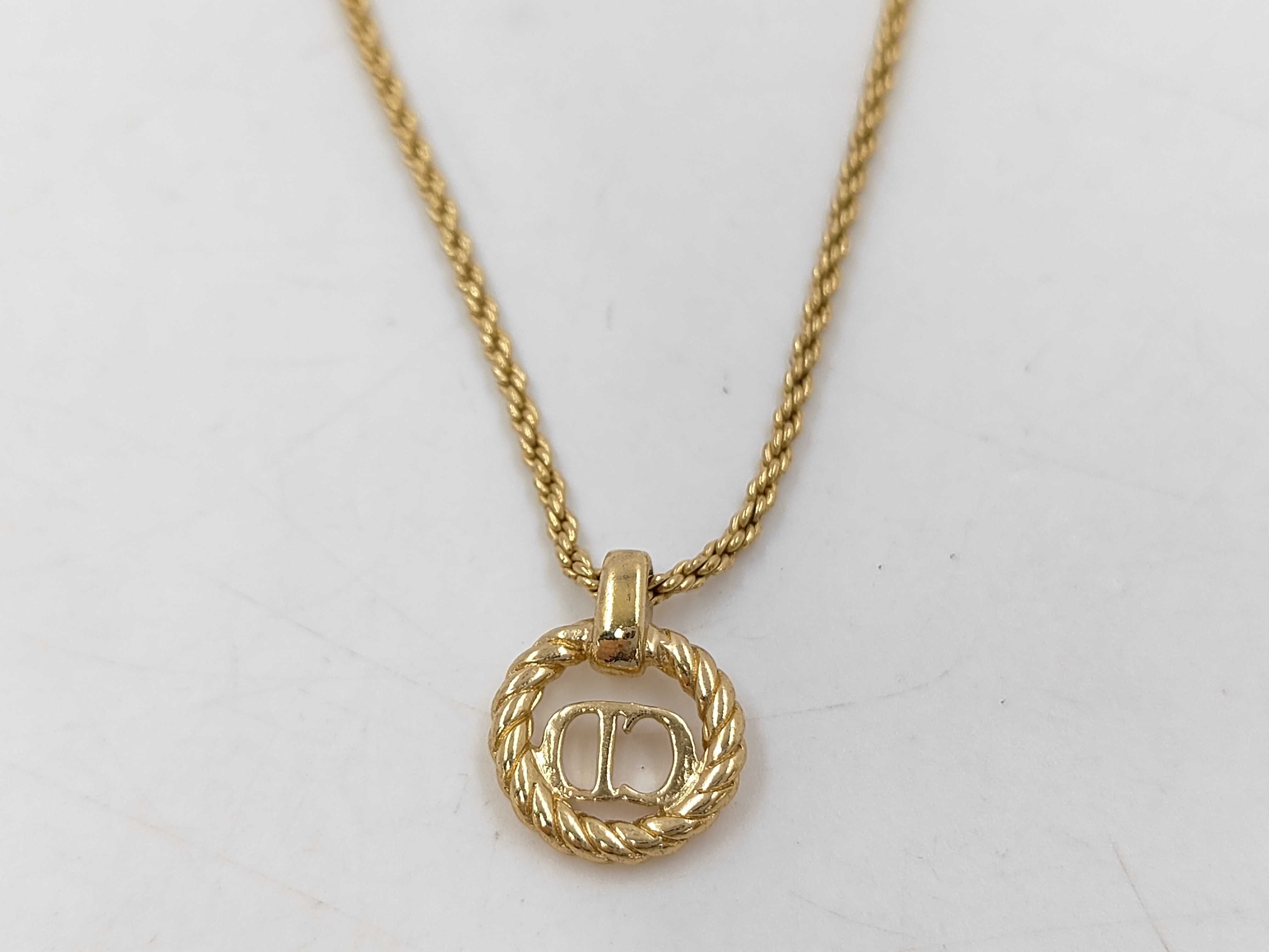 necklace — view 4