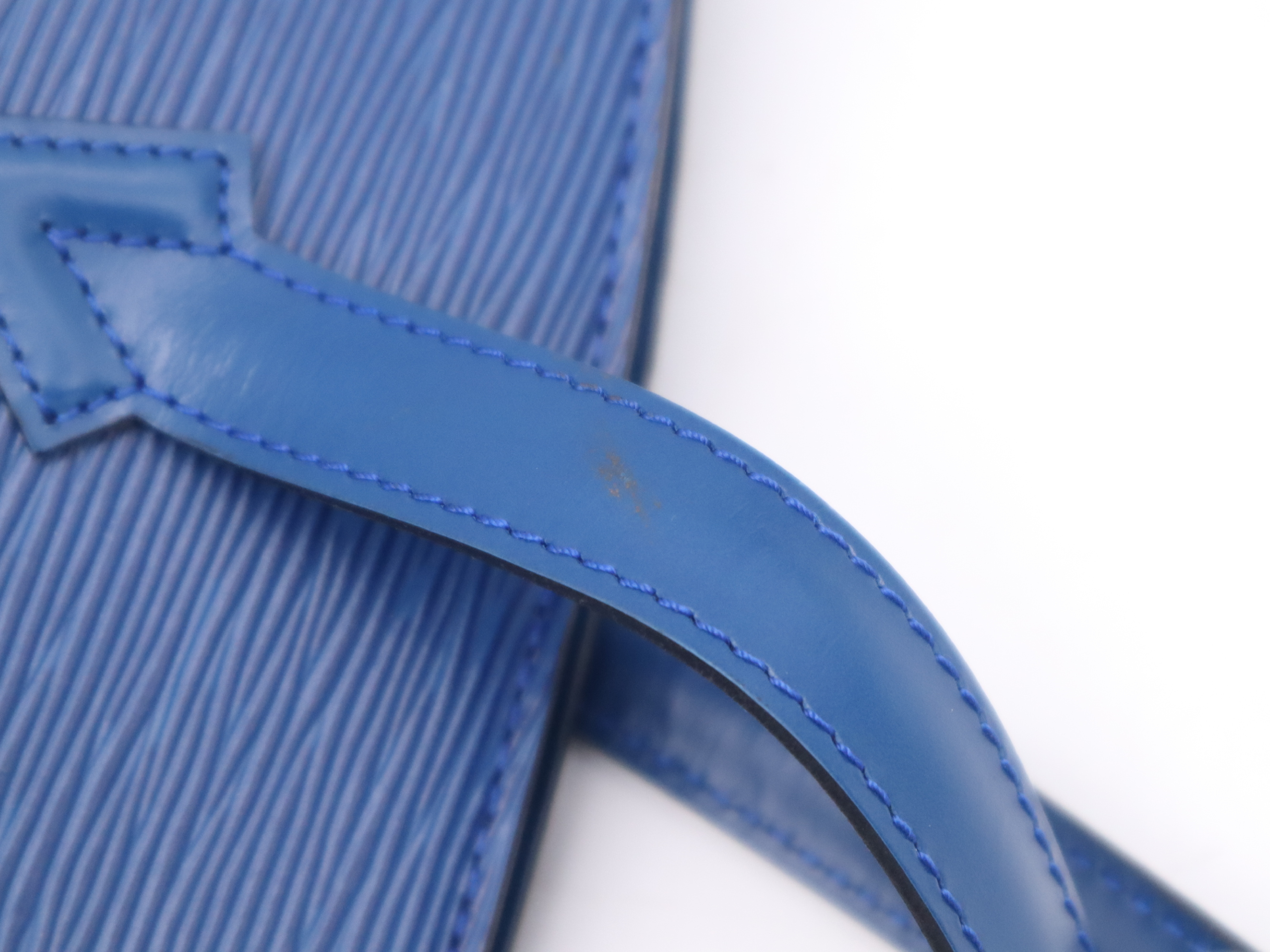 M52275 Epi Saint Jacques Toledo Blue Tote Bag — view 9