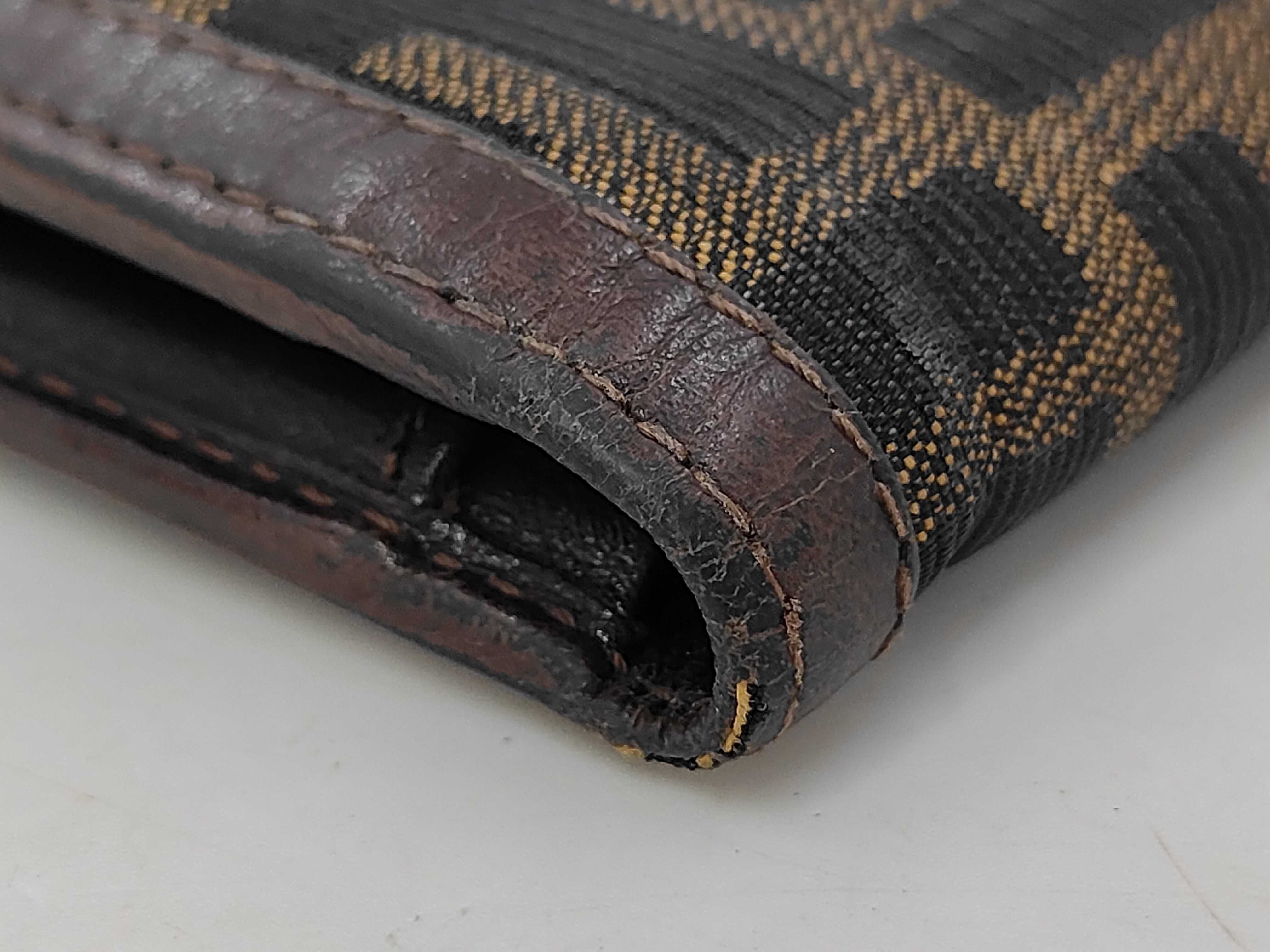 wallet — view 3