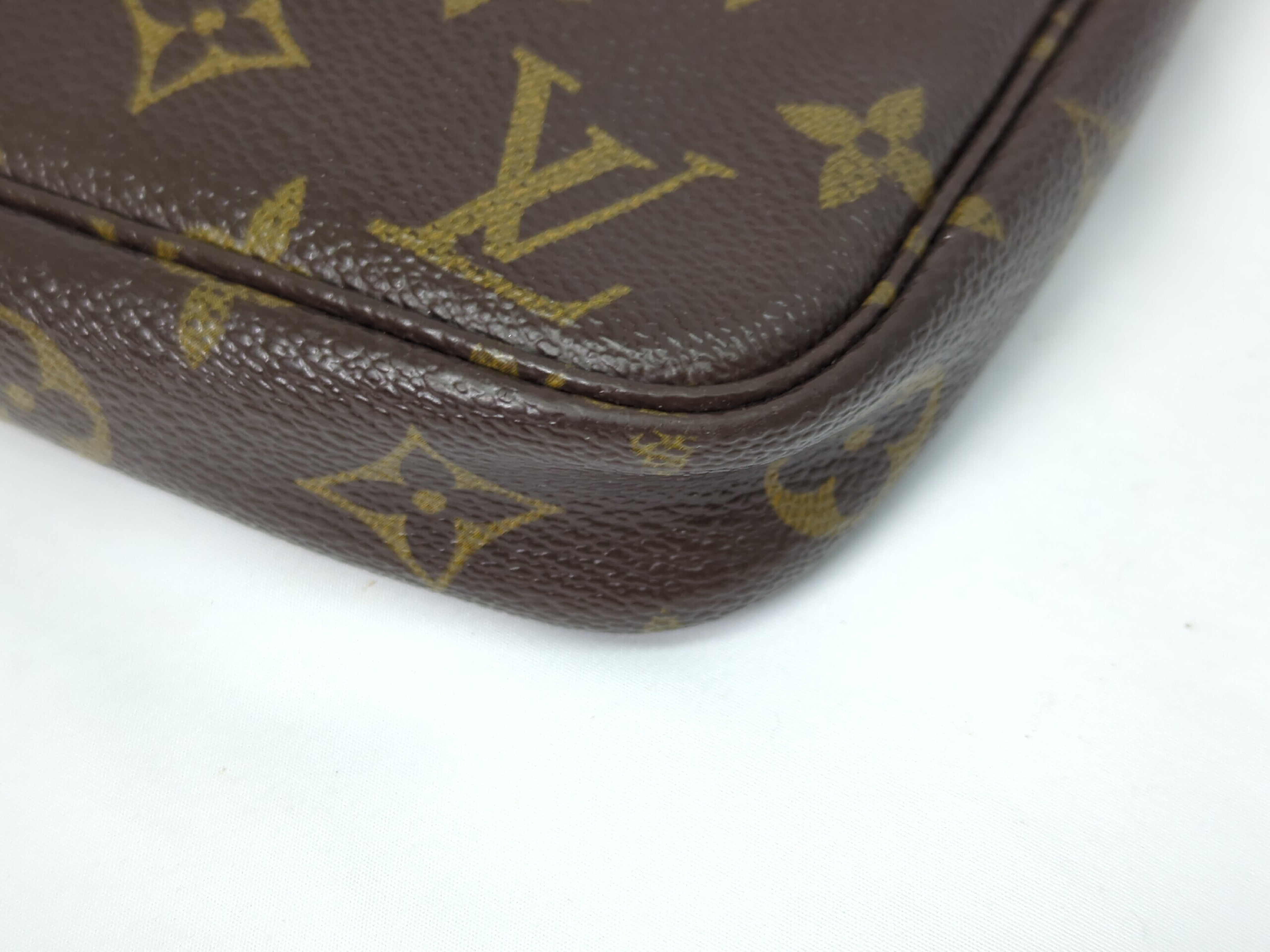 M51980 Monogram Accessoires Handbag — view 4