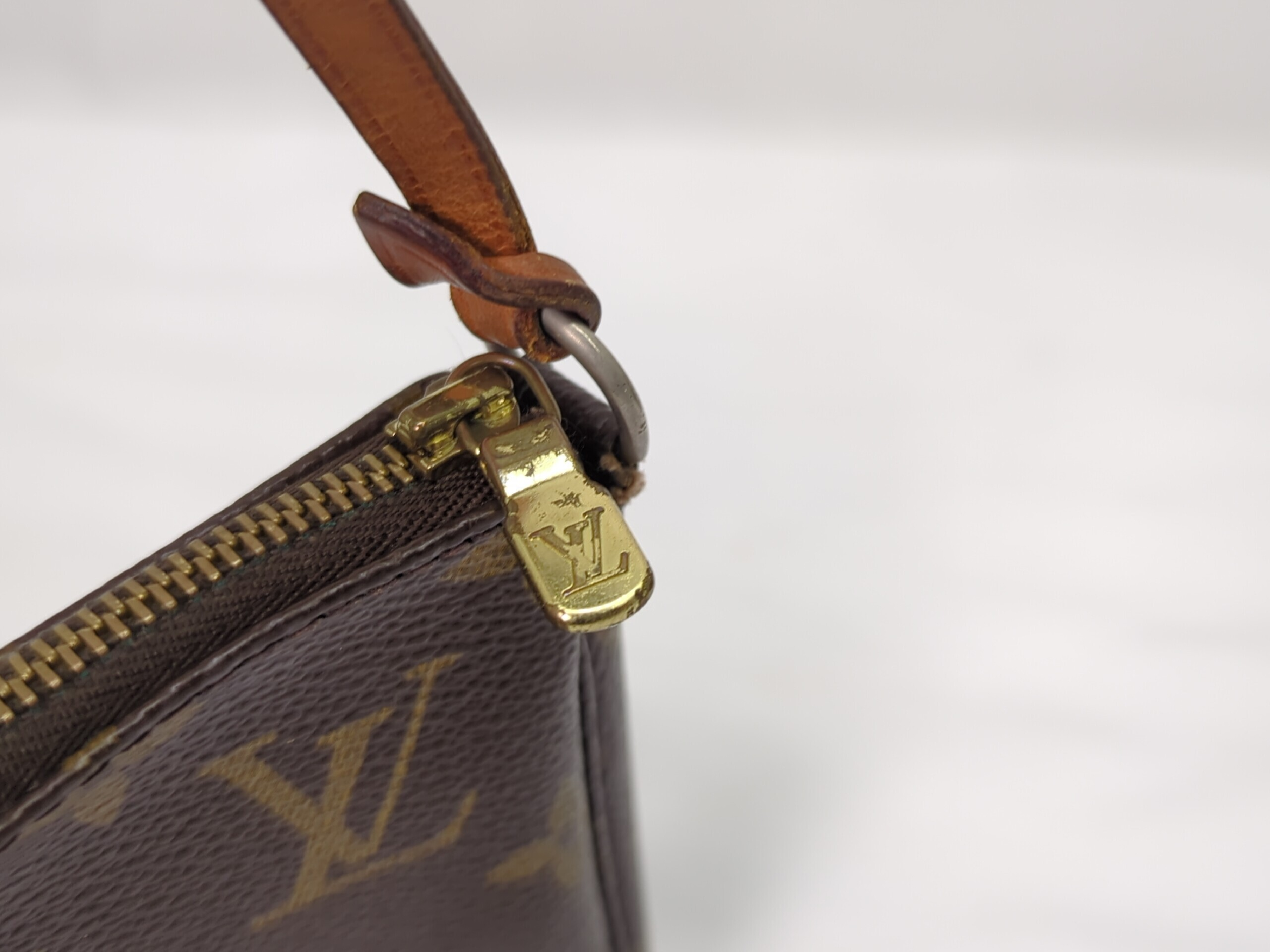 M51980 Monogram Accessoires Handbag — view 9