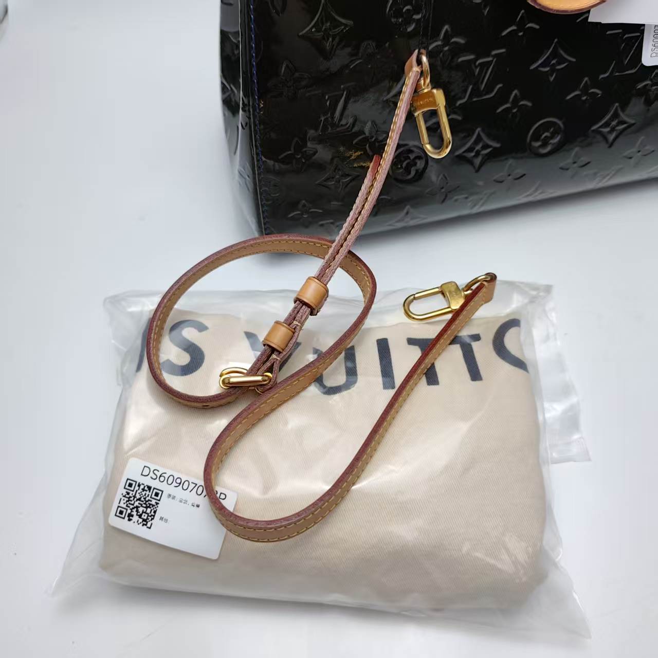【*Shipped from: China*】LOUIS VUITTON Blair Patent Leather Shoulder Bag — view 7