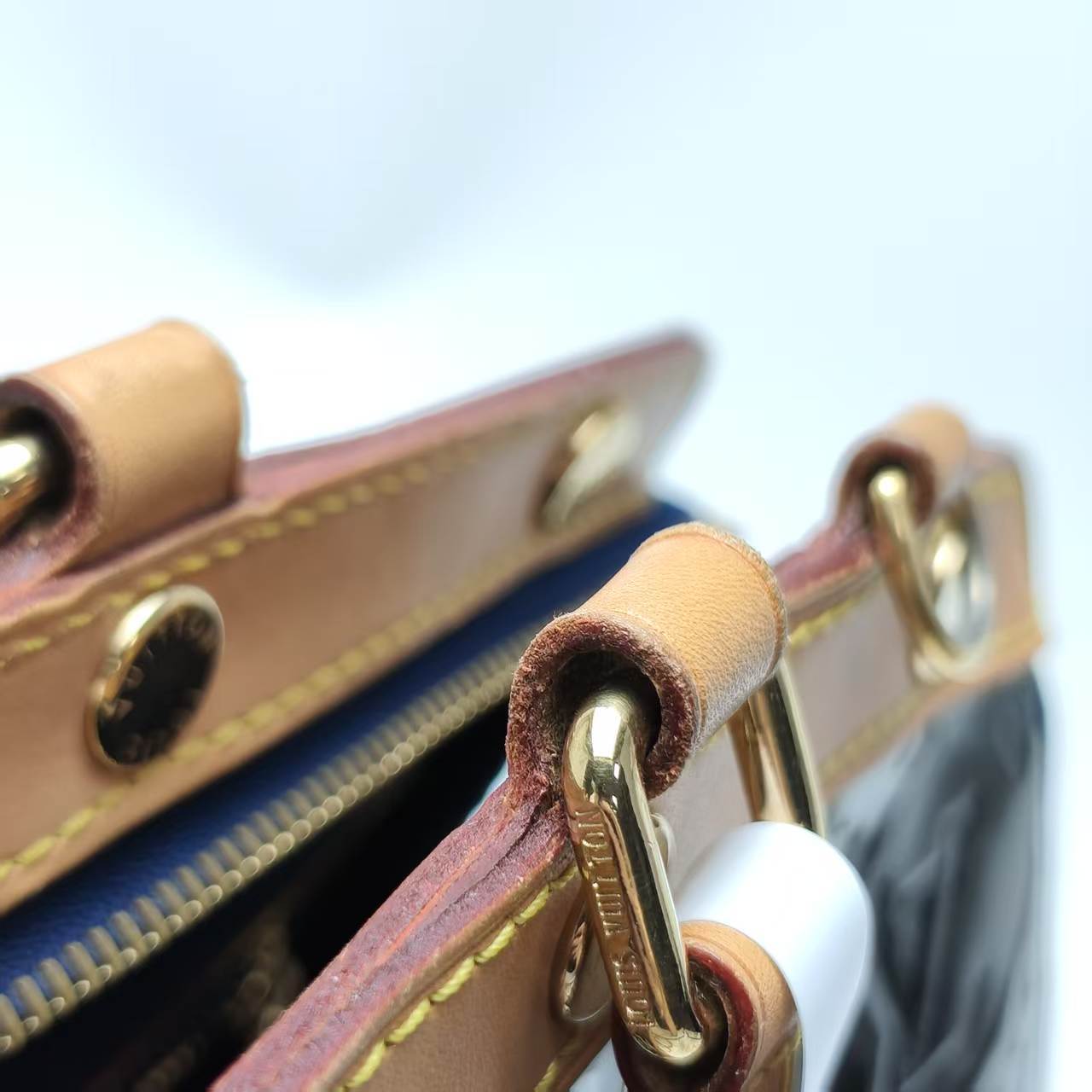 【*Shipped from: China*】LOUIS VUITTON Blair Patent Leather Shoulder Bag — view 9