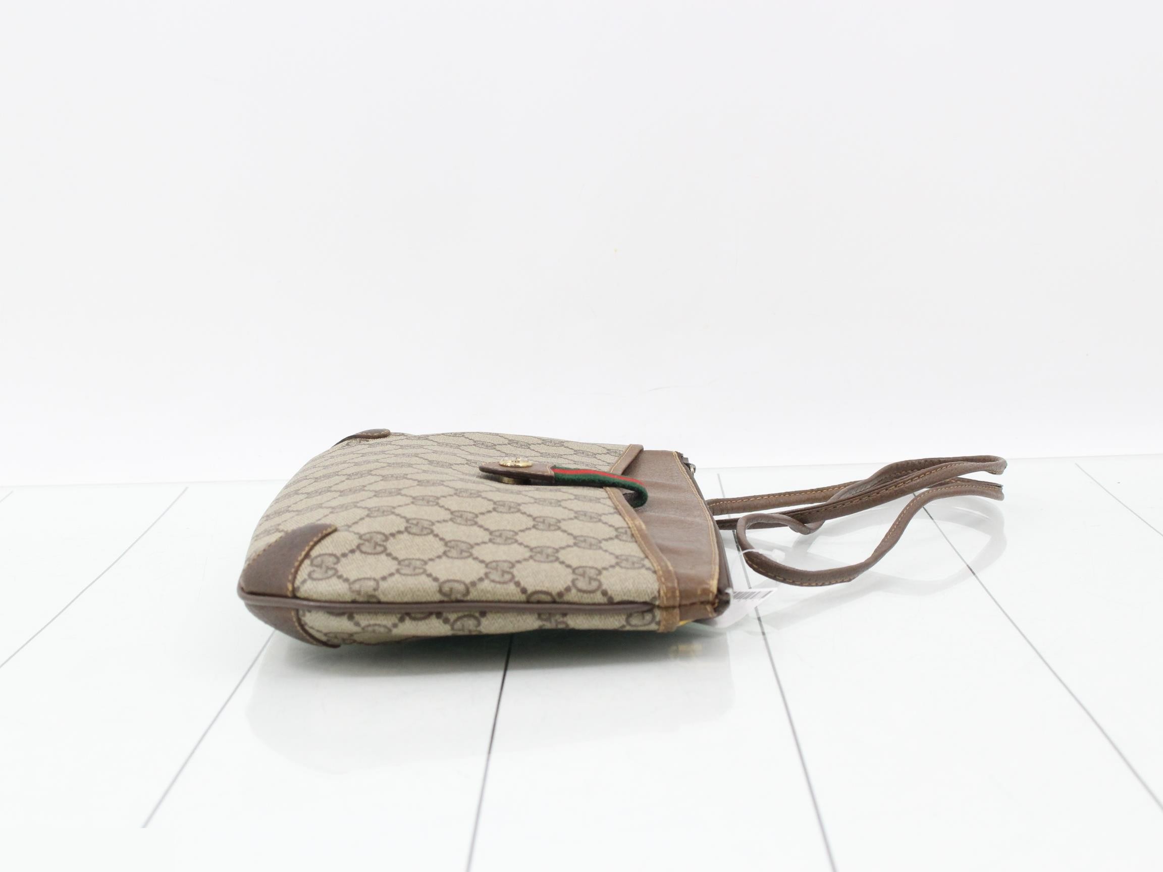 GG Supreme Shoulder Bag — view 3