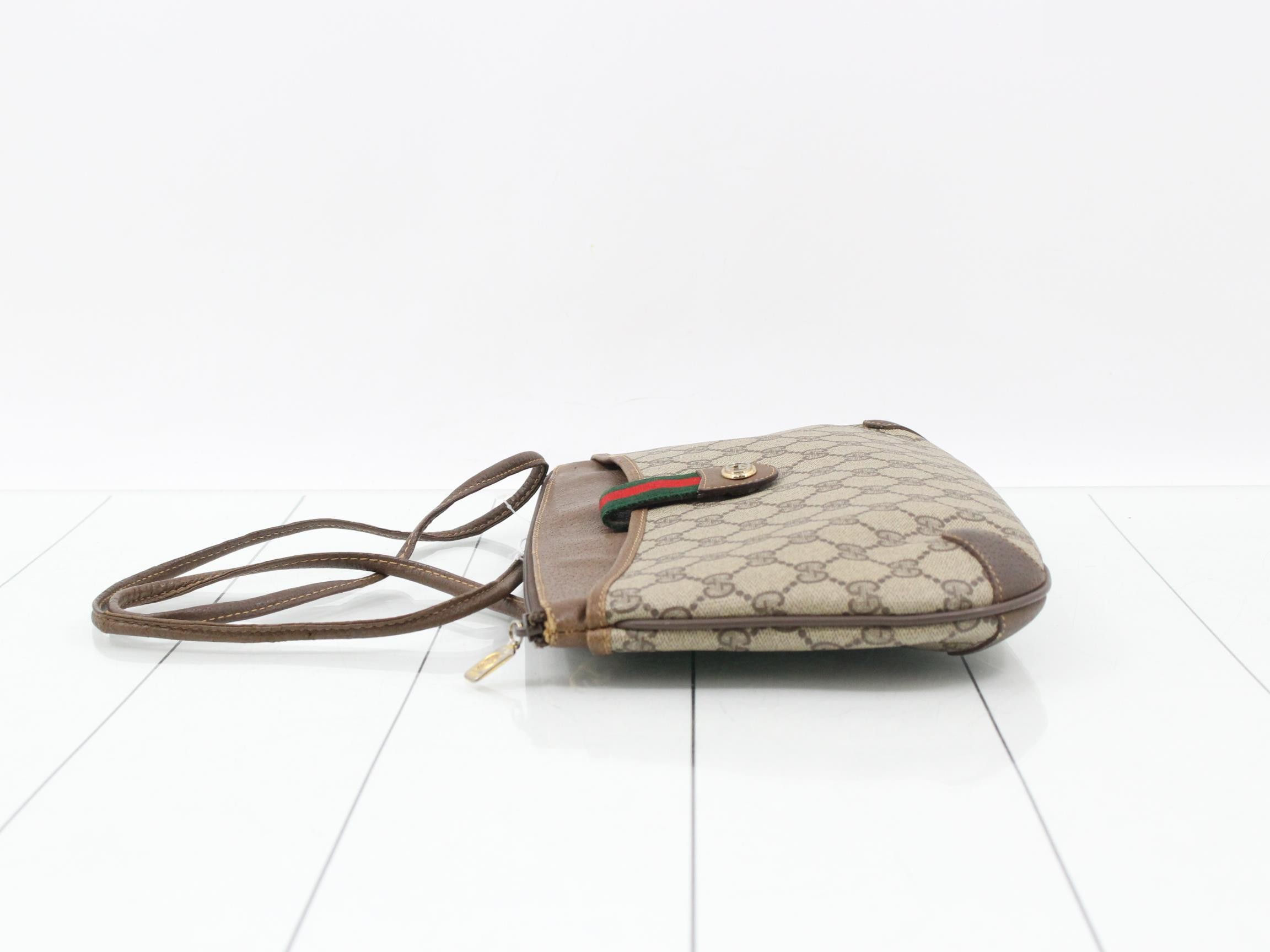 GG Supreme Shoulder Bag — view 4