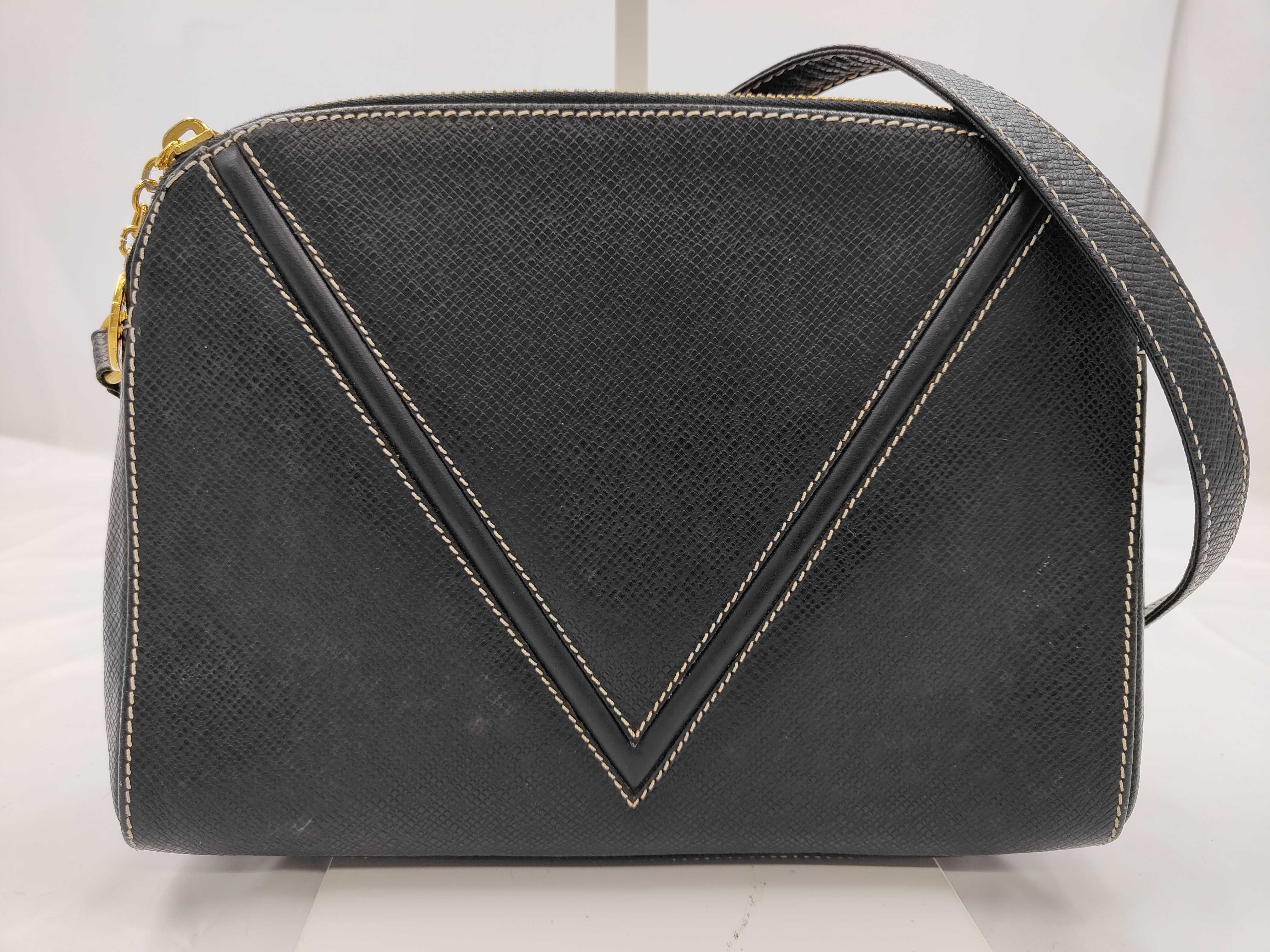 shoulder bag, black.