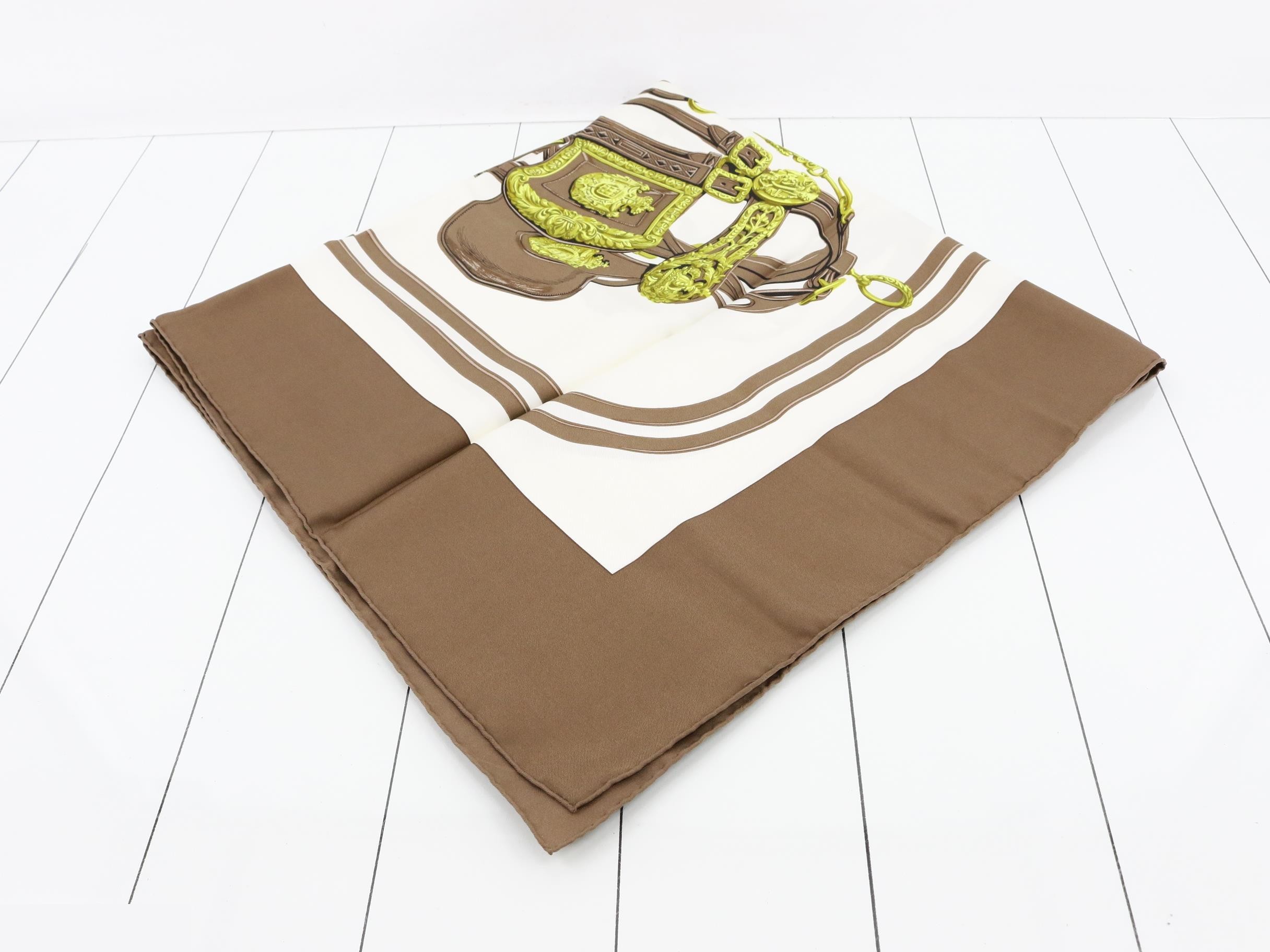 Carre 90 BRIDES de GALA (with tag) Brown White — view 2