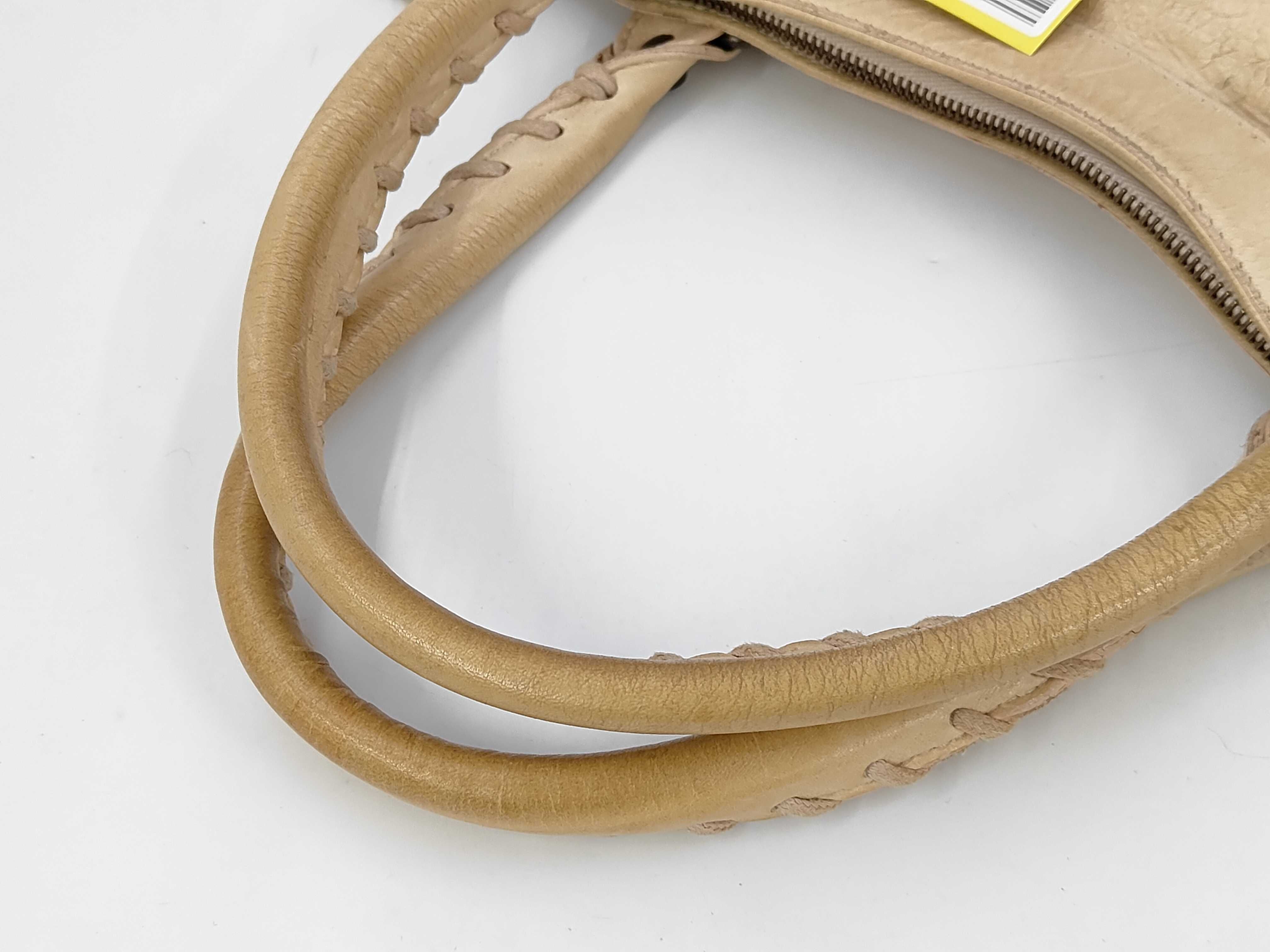The Giant City 128522 Beige Handbag — view 3