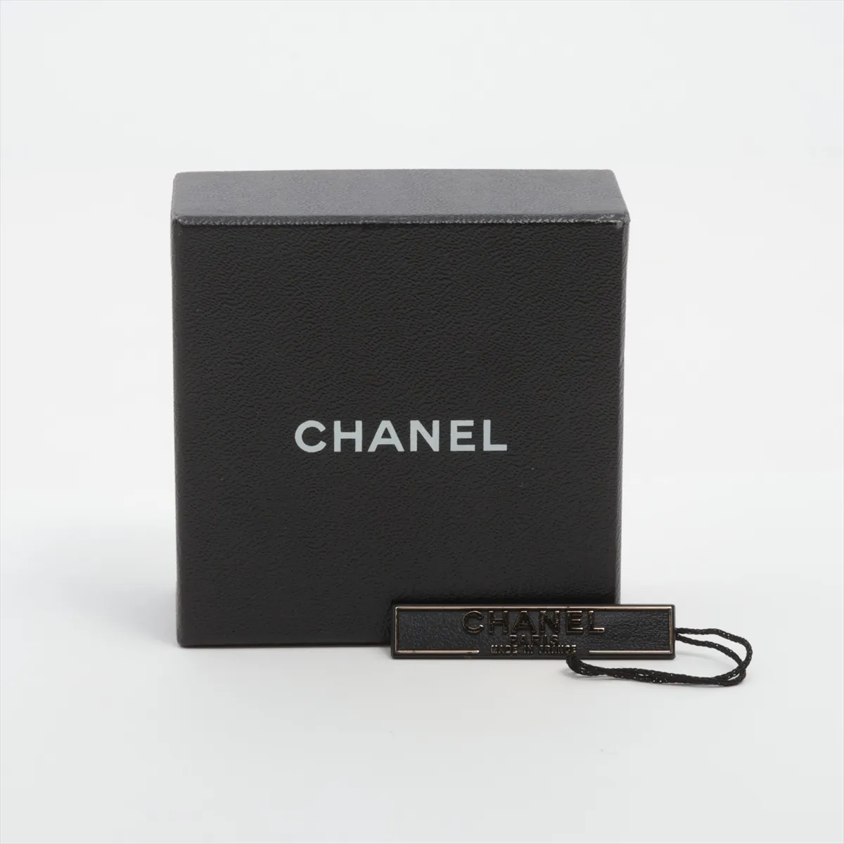 Coco Mark Icon 02A Brooch GP Black x Gold — view 5