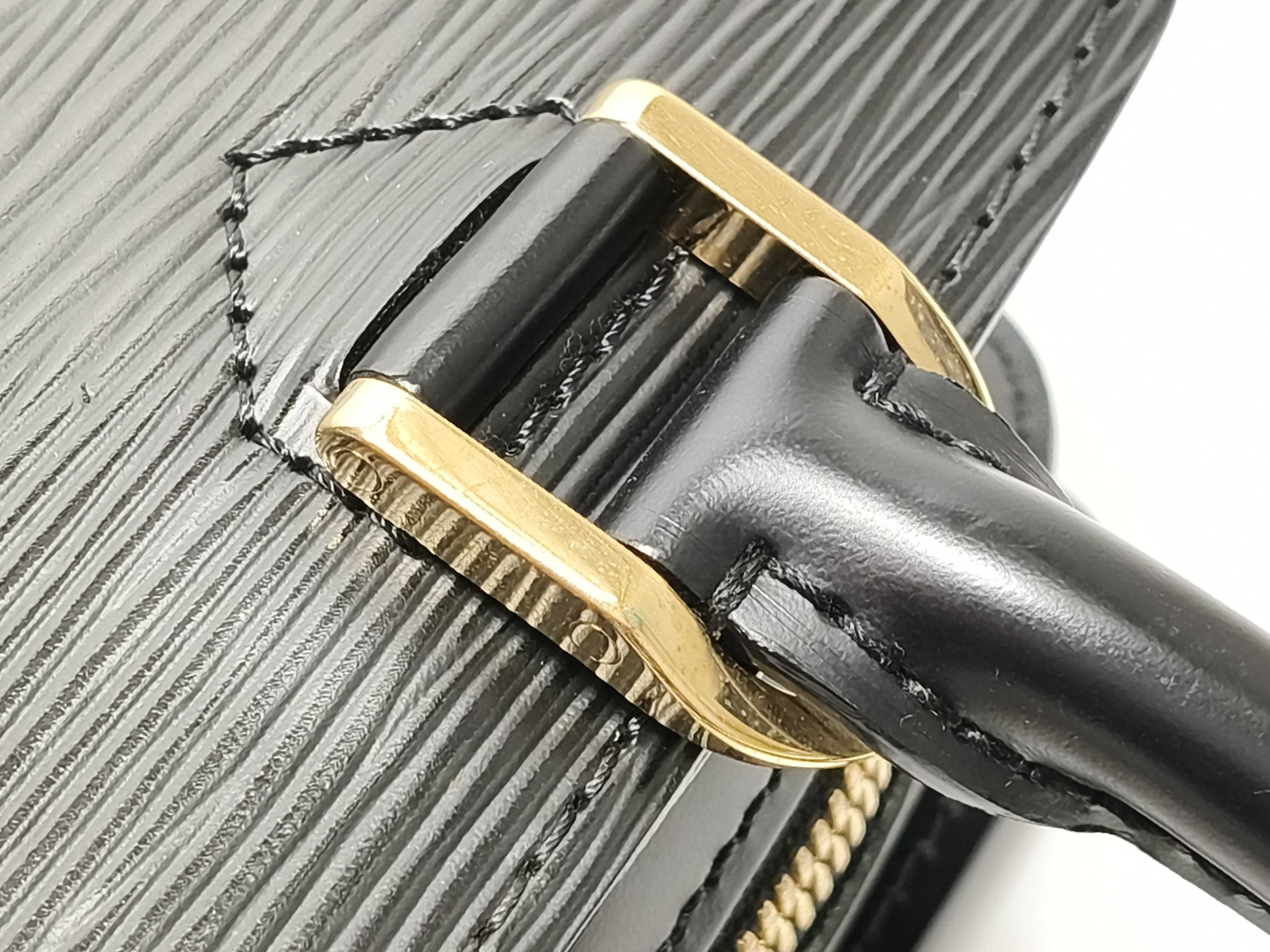 Epi Leather M52052 Pont Neuf Noir Handbag — view 5