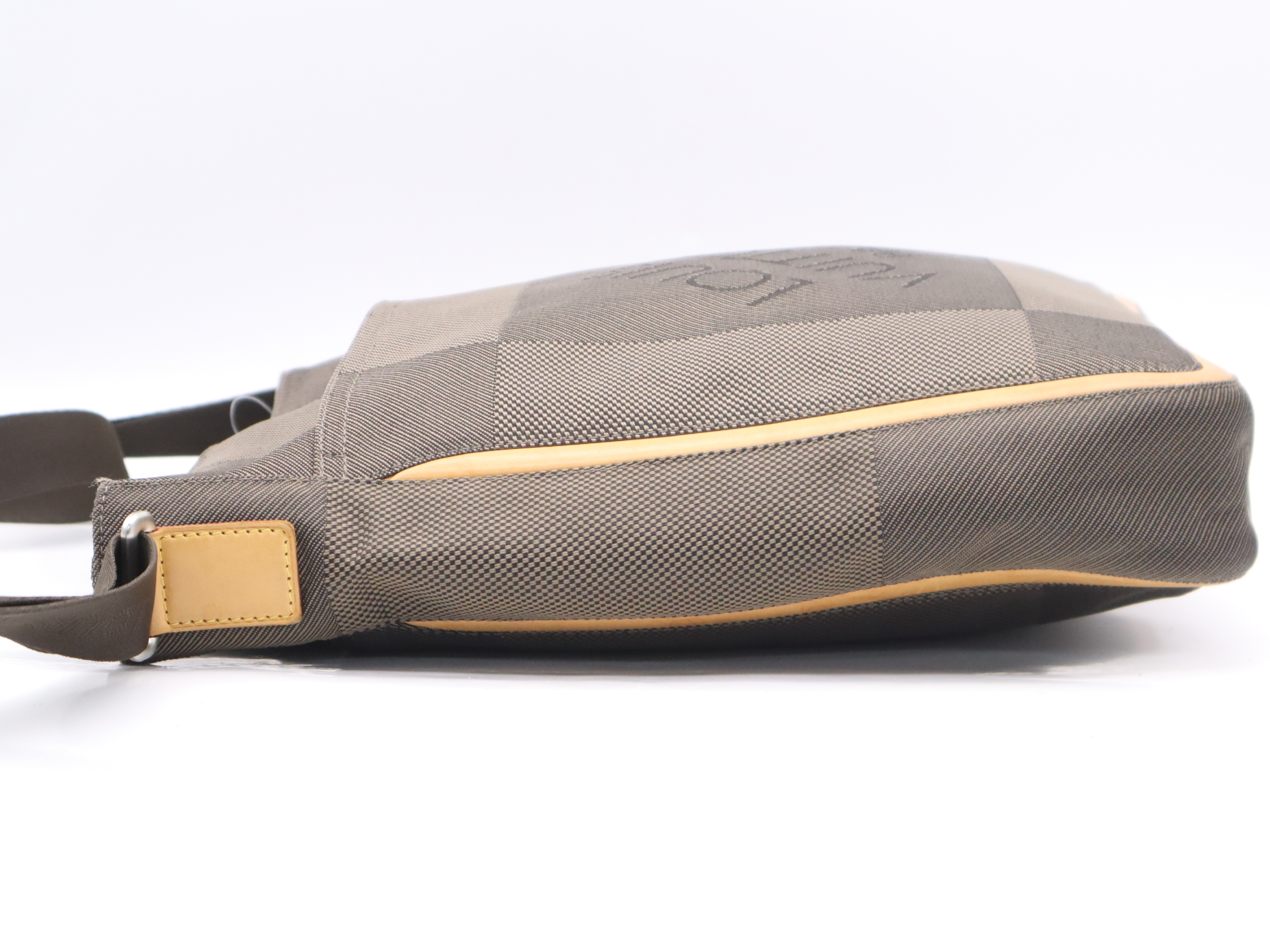 M93045 Damier Géant Compagnon Shoulder Bag — view 3