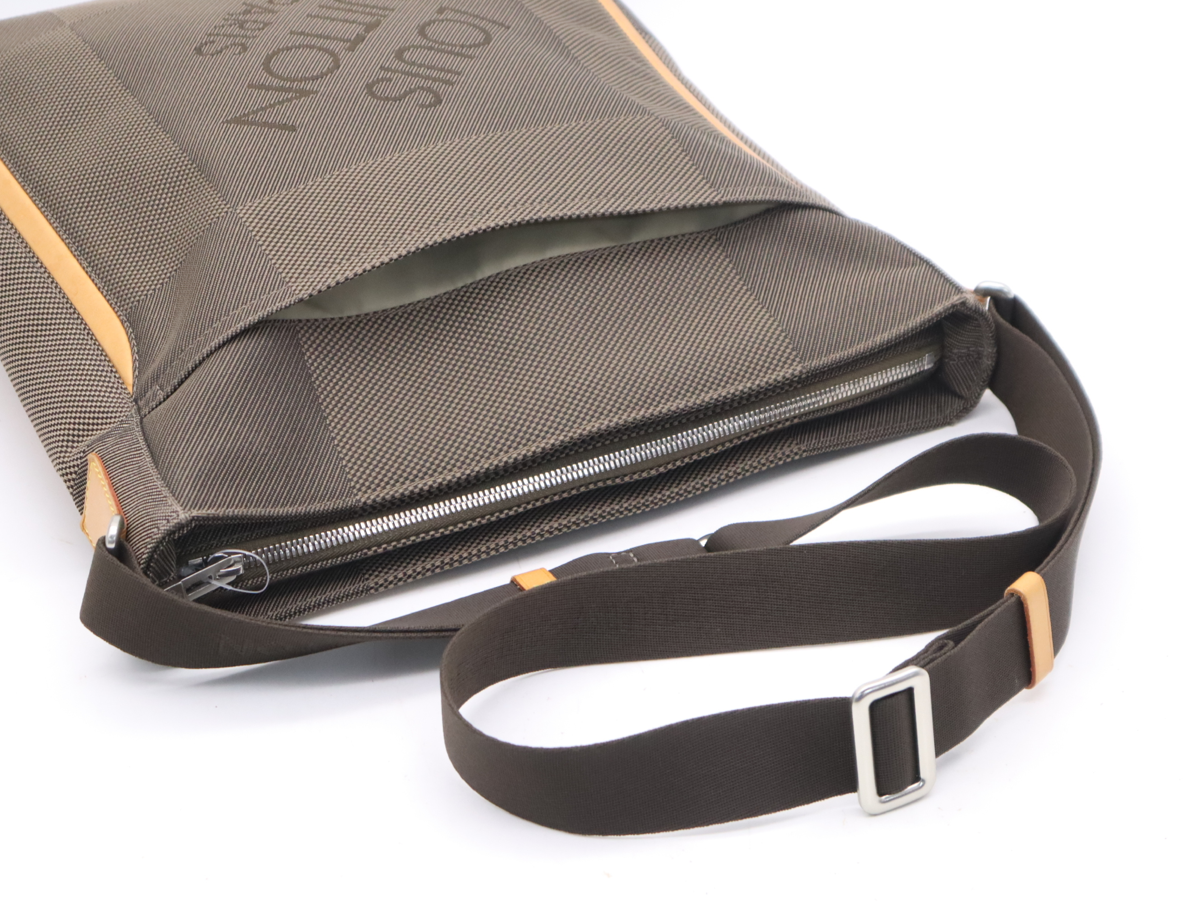 M93045 Damier Géant Compagnon Shoulder Bag — view 6