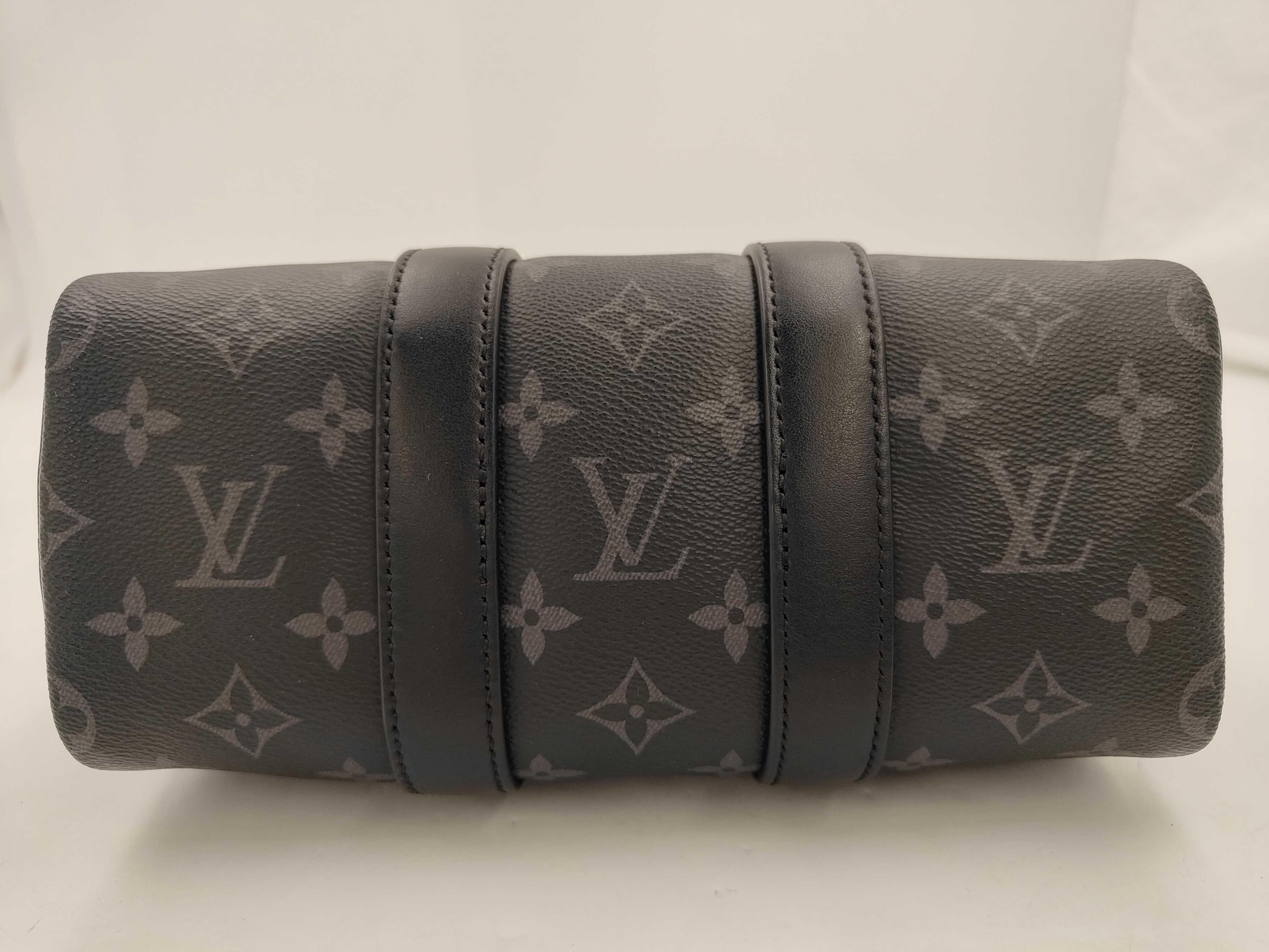 LV M46271 Monogram Eclipse Keepall Bandoulière 25 Handbag (without ST) Boston Bag — view 3