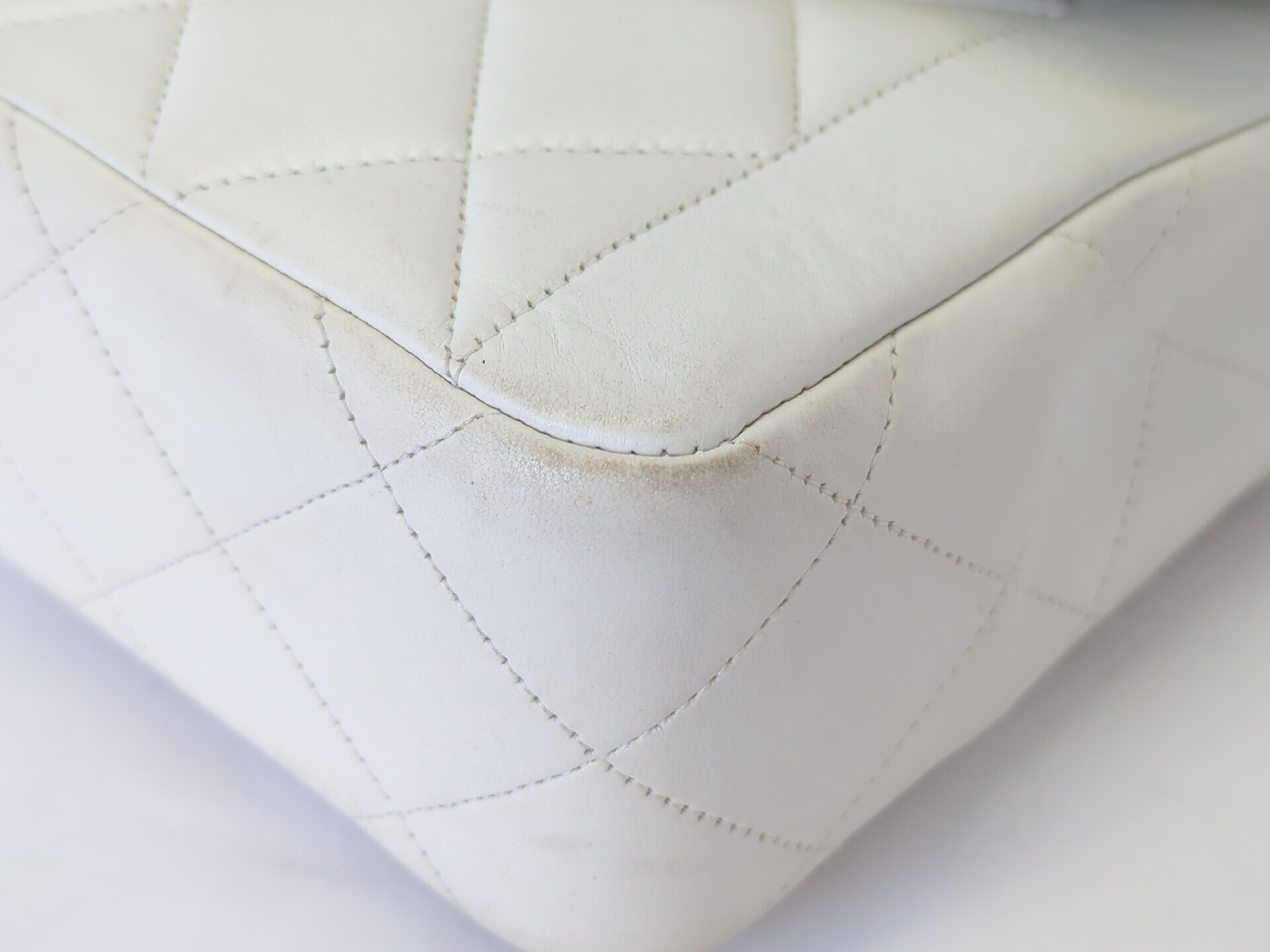 Lambskin White Single Flap Chain Shoulder Bag — view 4