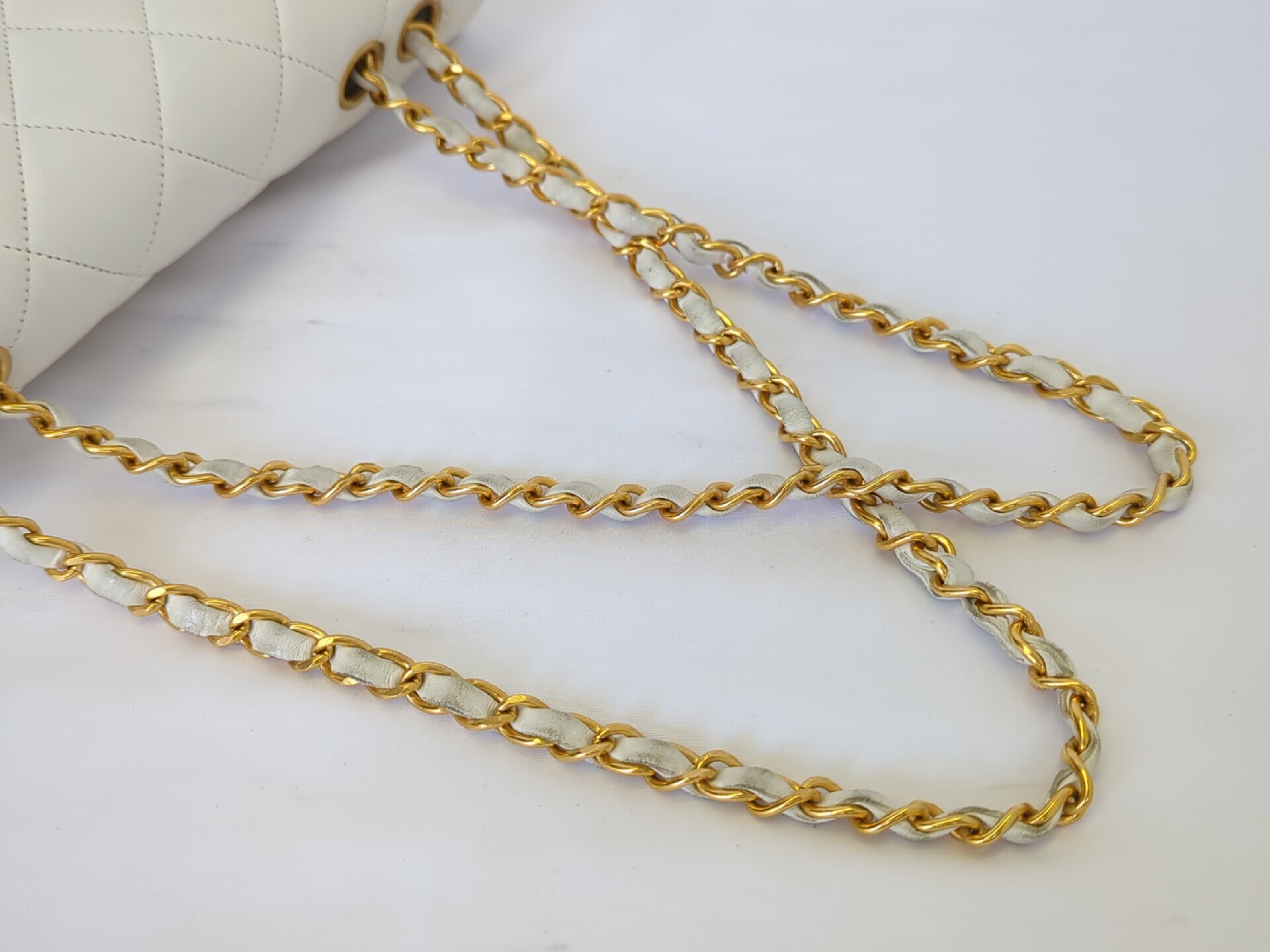 Lambskin White Single Flap Chain Shoulder Bag — view 8