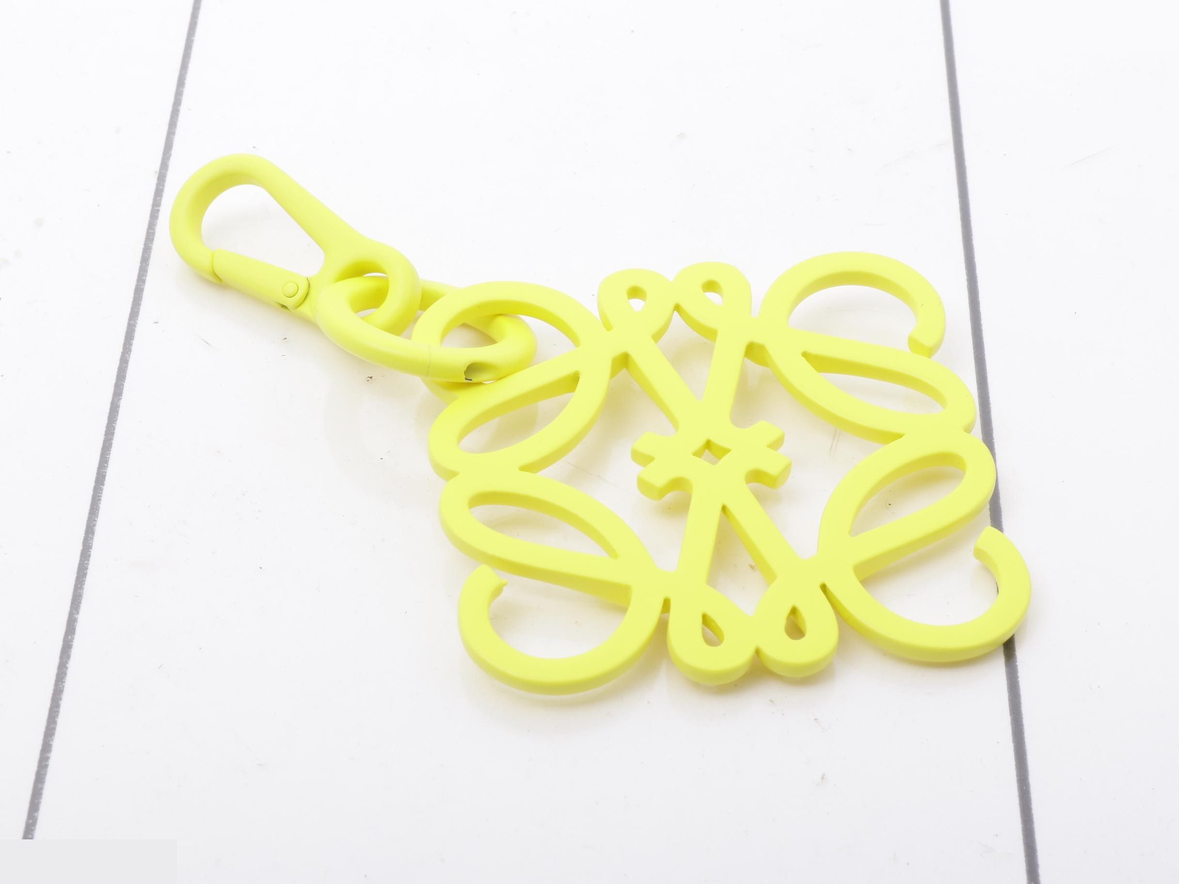 Anagram Charm - Yellow — view 2