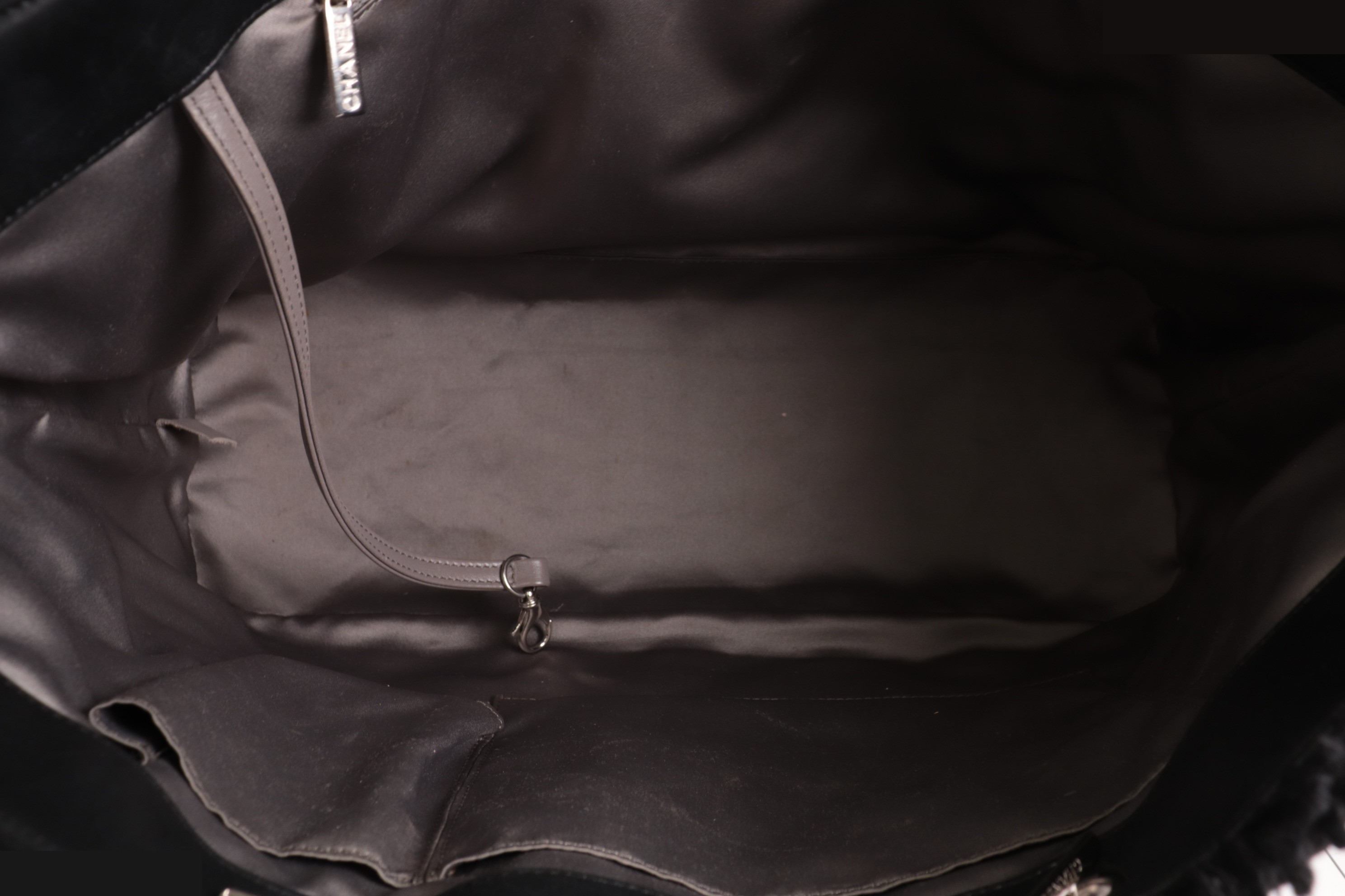 DecaCoco Tweed x Vinyl Chain Tote Bag, Item No. 13 — view 10