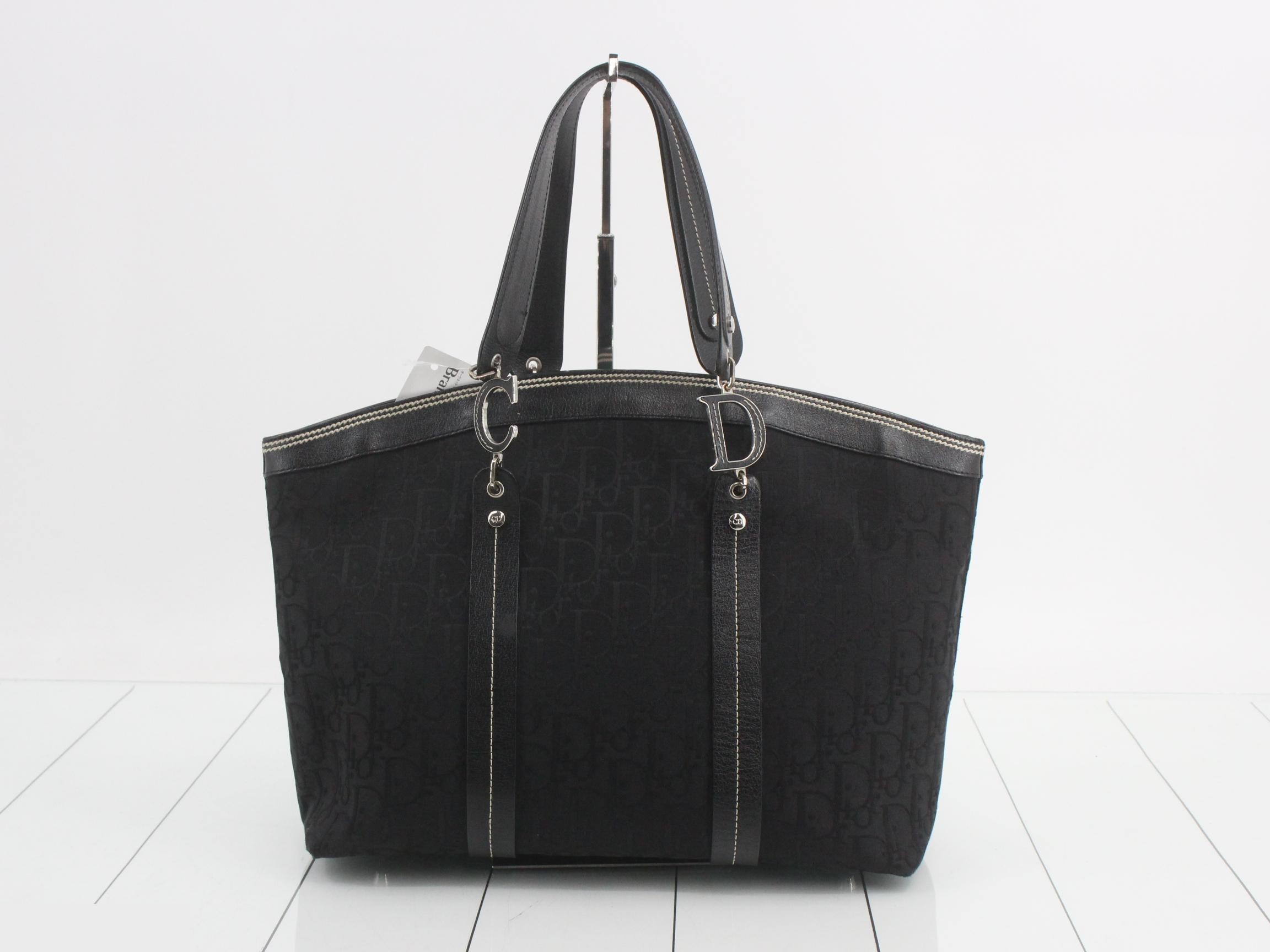 Trotter (bag) - Embroidered handbag — view 2