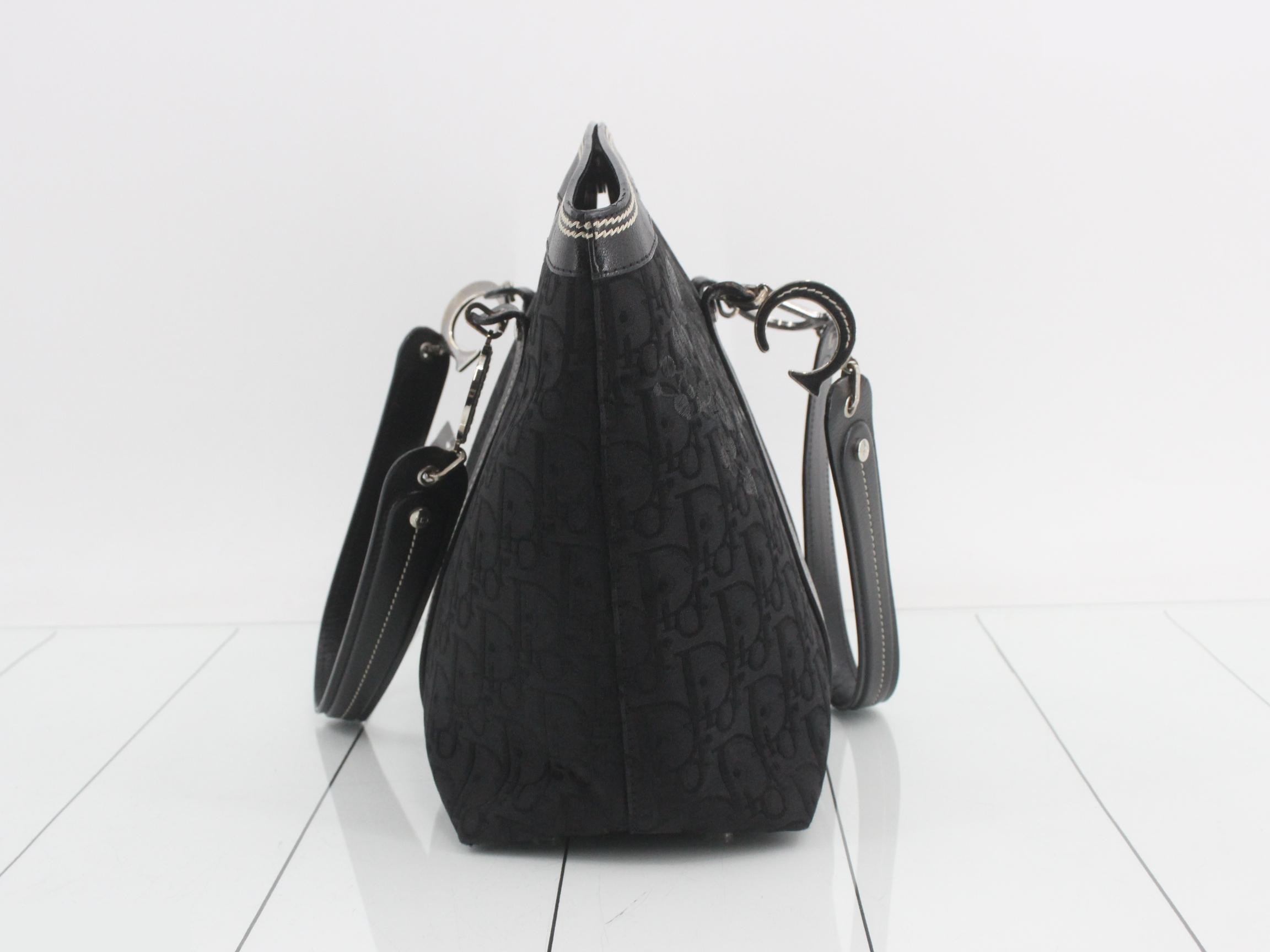 Trotter (bag) - Embroidered handbag — view 4