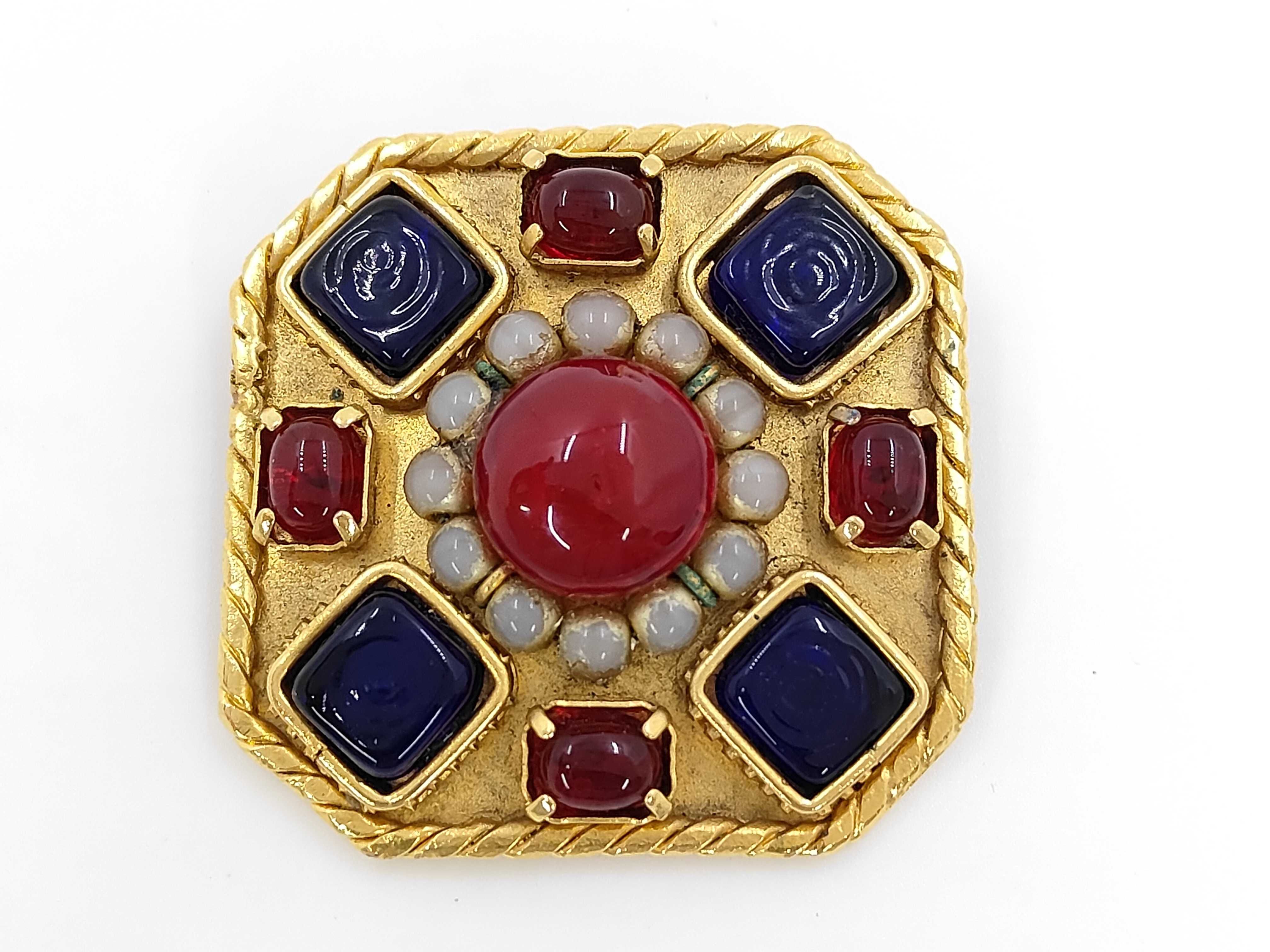 Gripoix Brooch Octagon Pearl Glass Gold Brooch