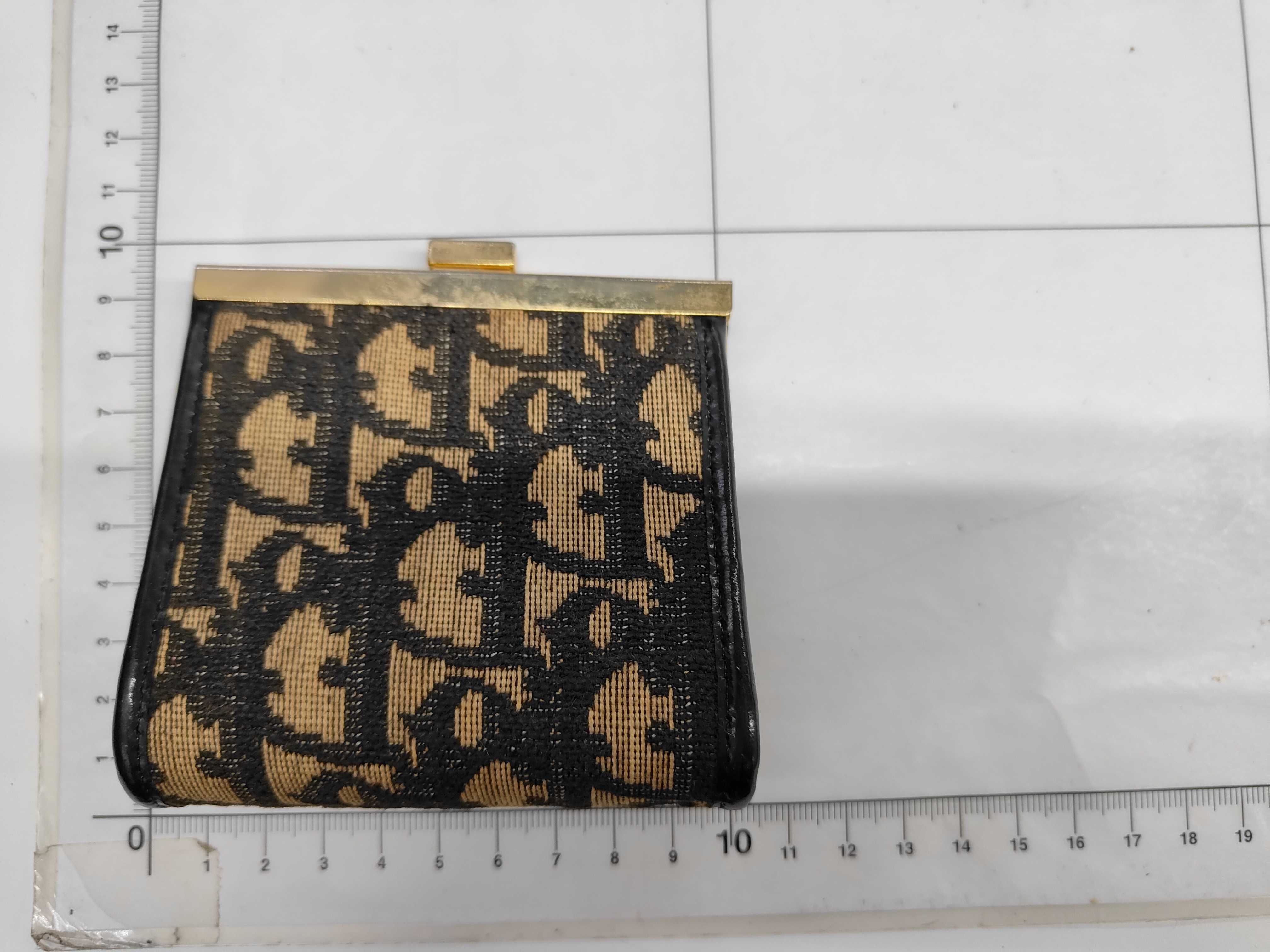 coin purse — view 2