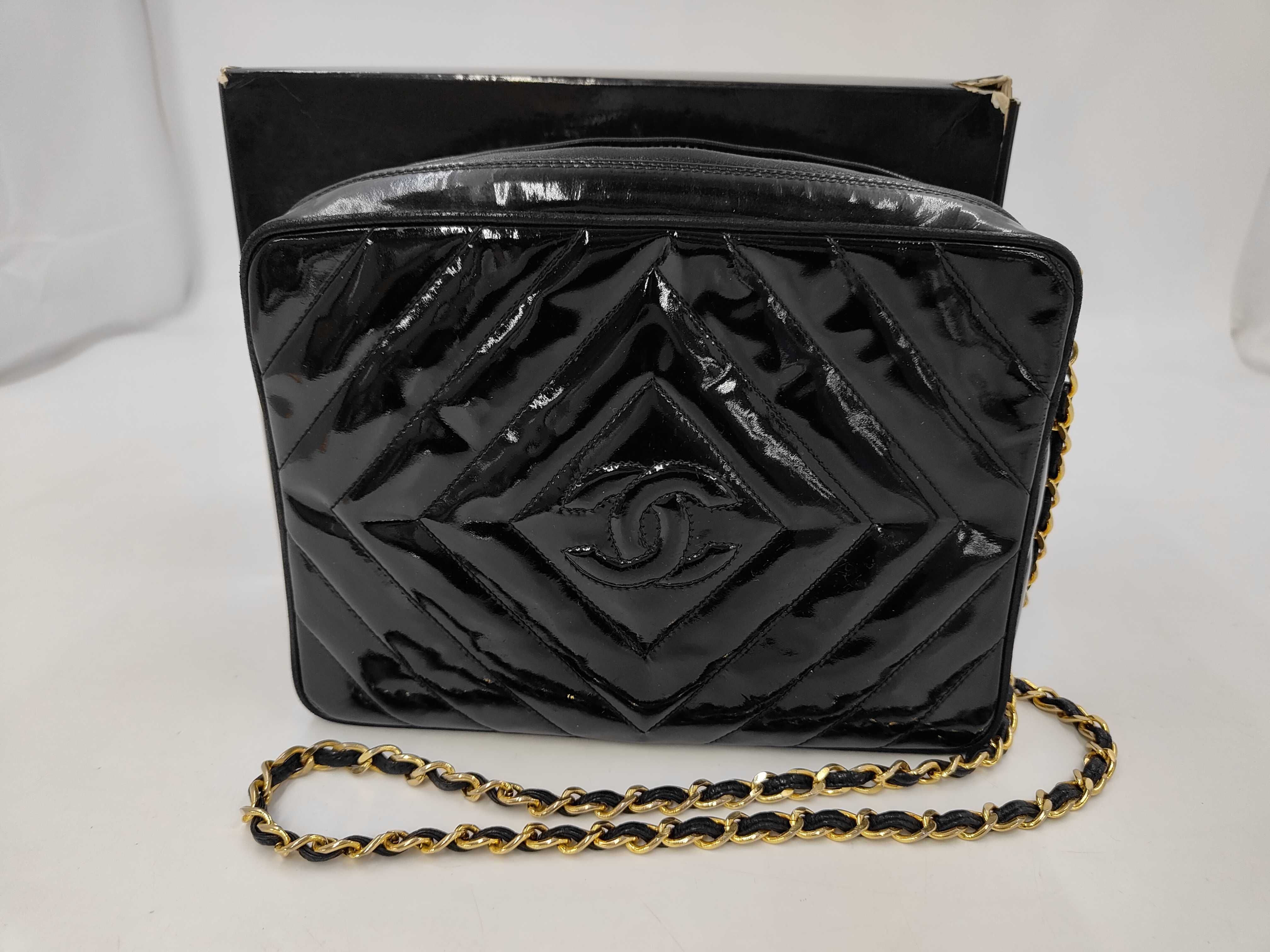 patent leather shoulder bag (black)